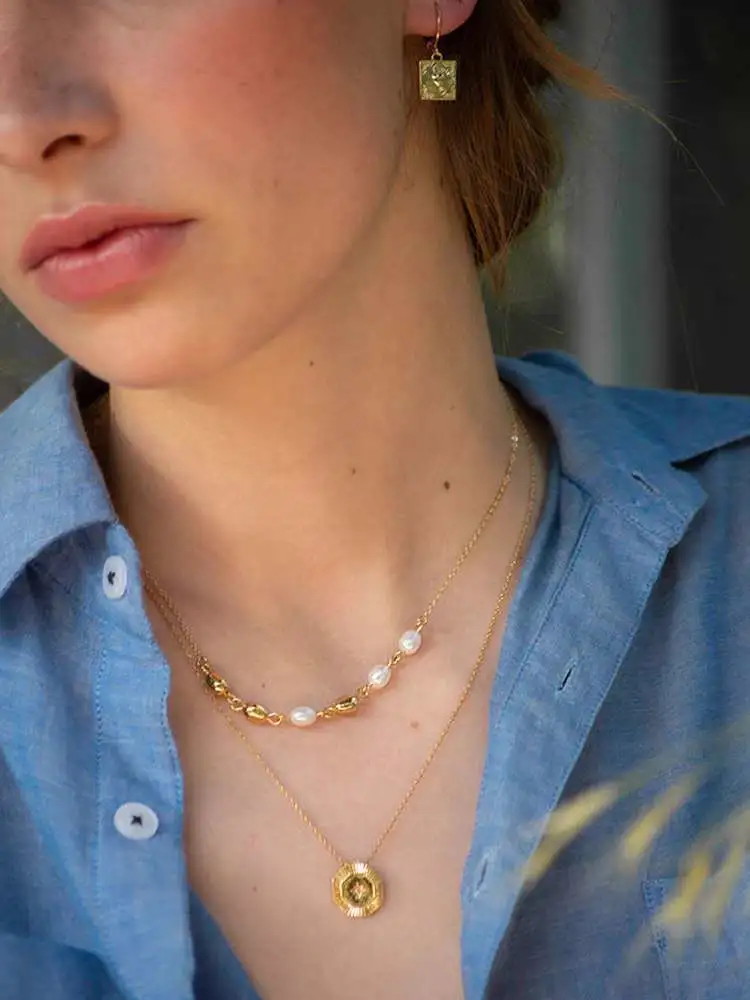 A unique and versatile style gold bean natural pearl 18K gold-plated titanium steel necklace collarbone chain detail image 3