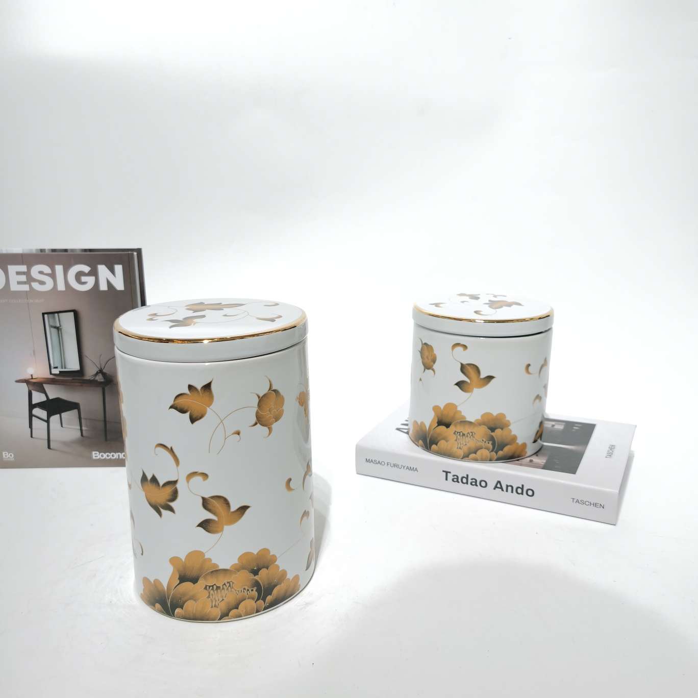 The minimum order quantity for ceramic ornaments is 12 sets, and they are made with real gold enameling technique detail image 6