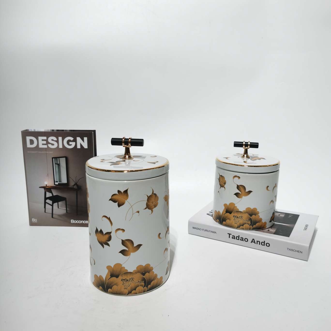 The minimum order quantity for ceramic ornaments is 12 sets, and they are made with real gold enameling technique