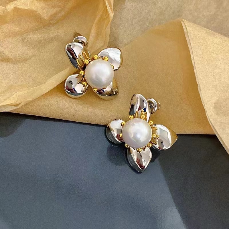 Korean-style fashionable and elegant metal floral color-blocking series, gentle and refined craftsmanship earrings, stud earrings and butterfly accessories