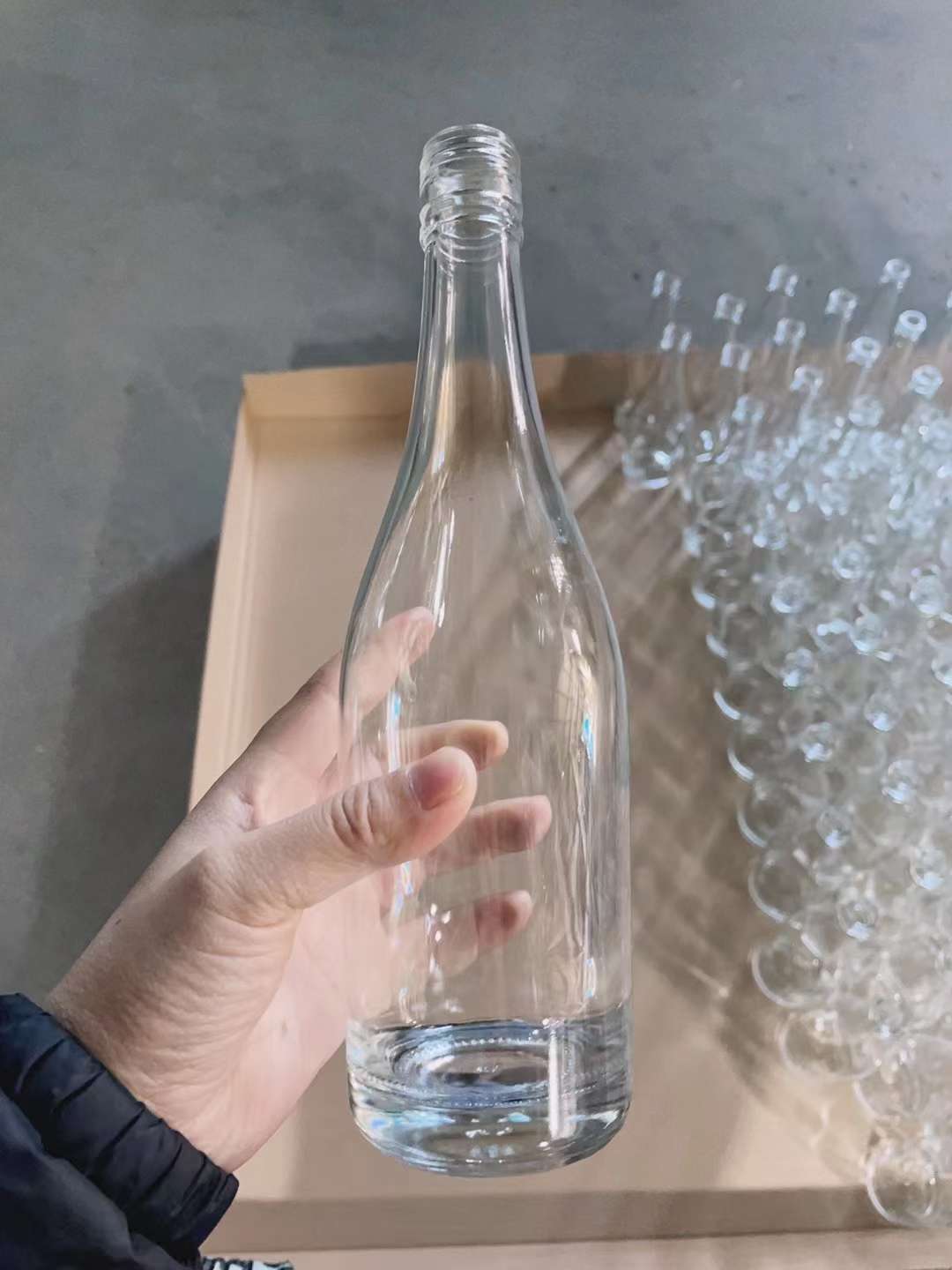 厚德玻璃 500毫升透明玻璃酒瓶详情图3