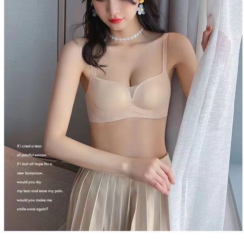 Dreamy red and pink, seamless, small breasts that look larger, no steel rings, breast retraction, anti-sagging, thin and comfortable bra for girls Application Scenario