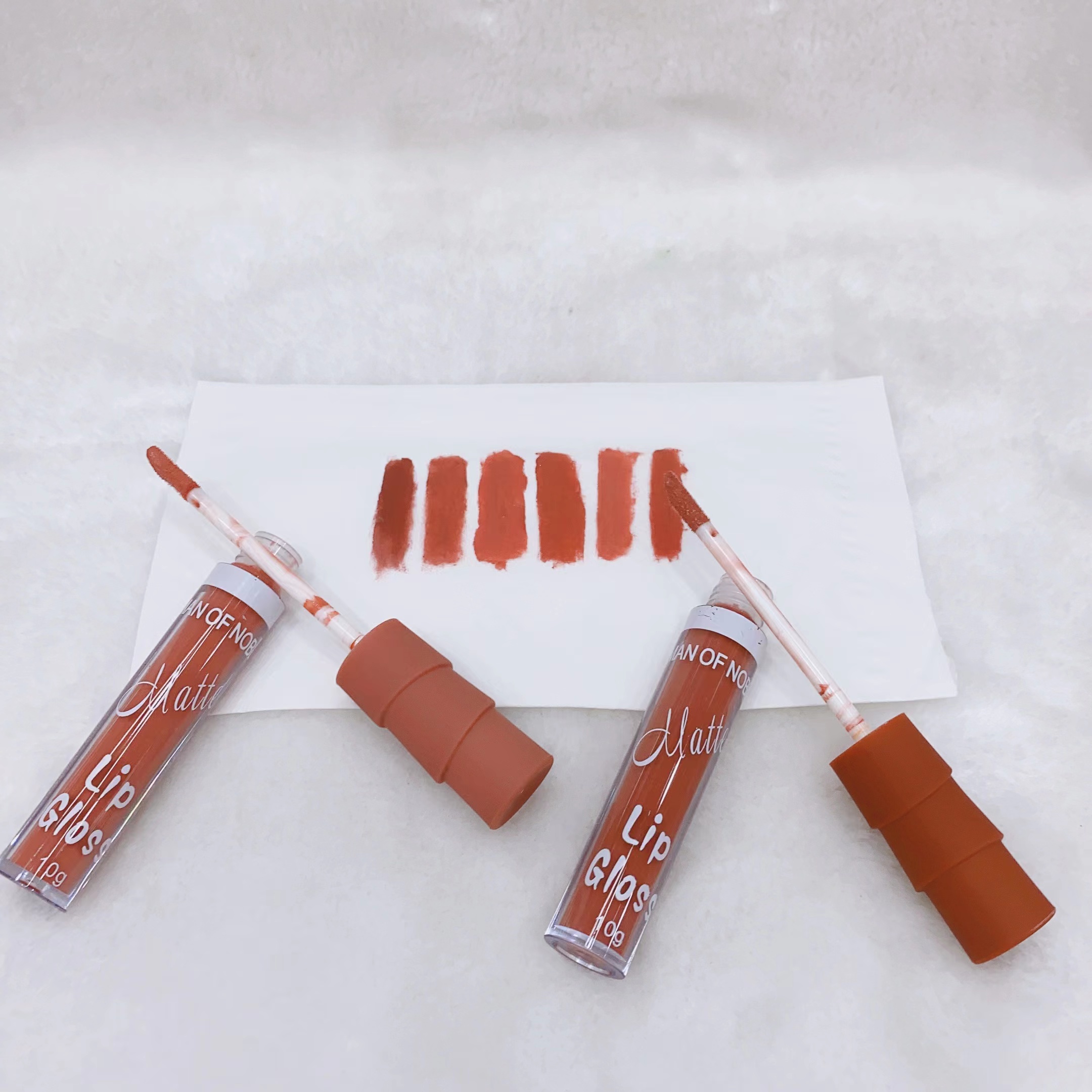唇彩/不沾杯/裸色唇彩白底实物图