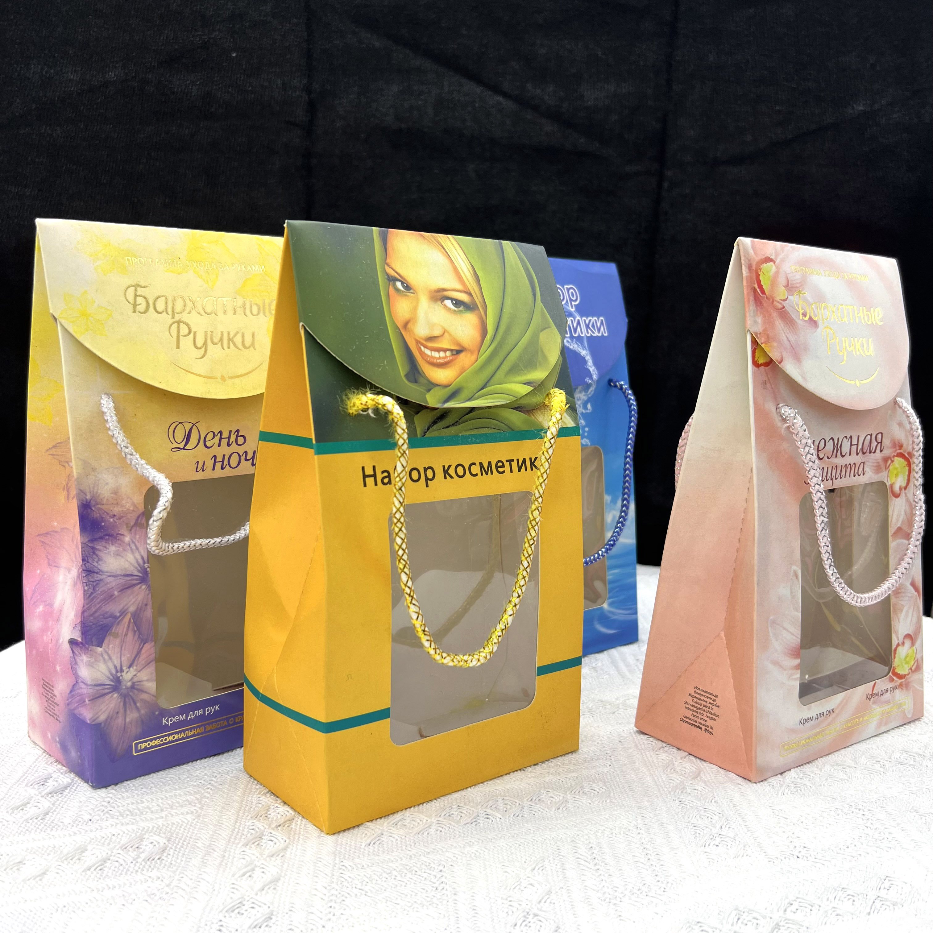 Exquisite handbags, gift bags, Christmas bags, accessory bags, foreign trade boxes, handbags, wedding candies and souvenirs details Picture