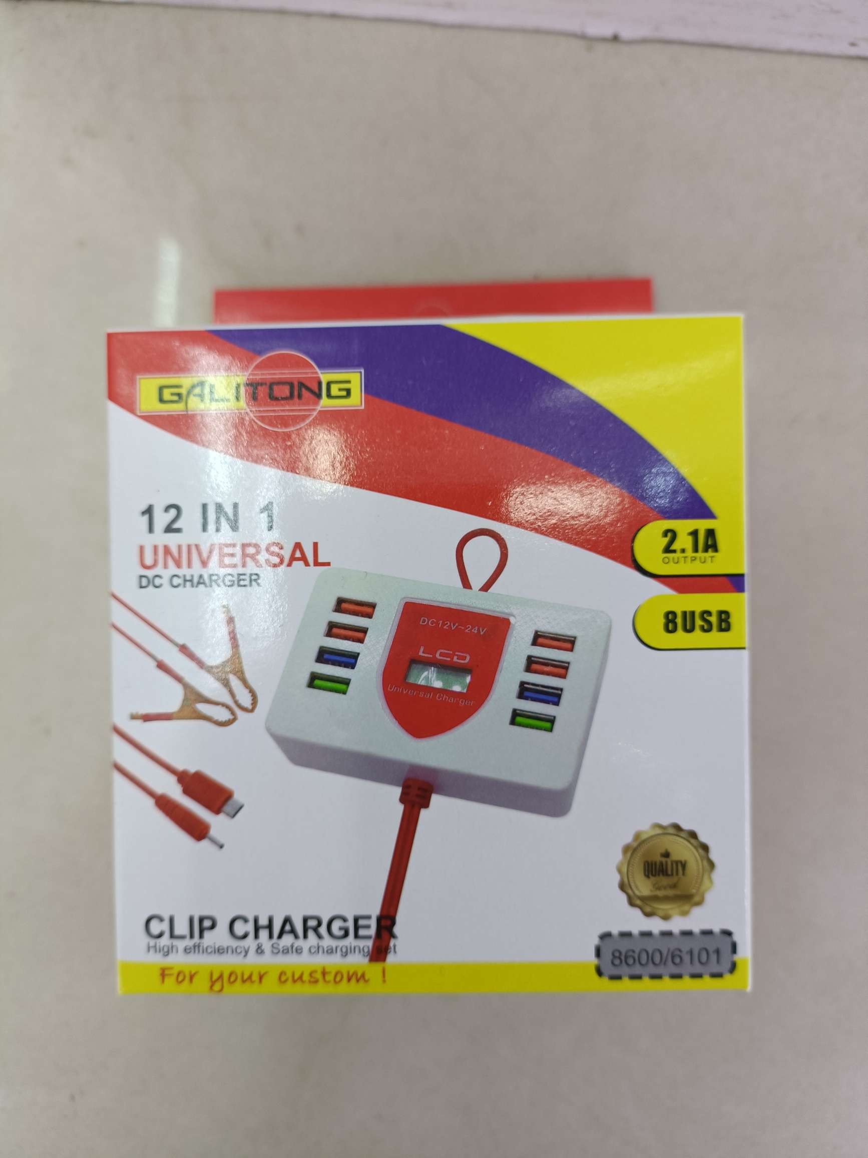 8USB شاحن هاتف محمول محشو بمشبك أحمر مزدوج detail image 2