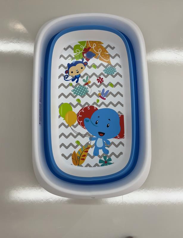 可折叠婴儿洗澡盆，底部印有图案。详情图3