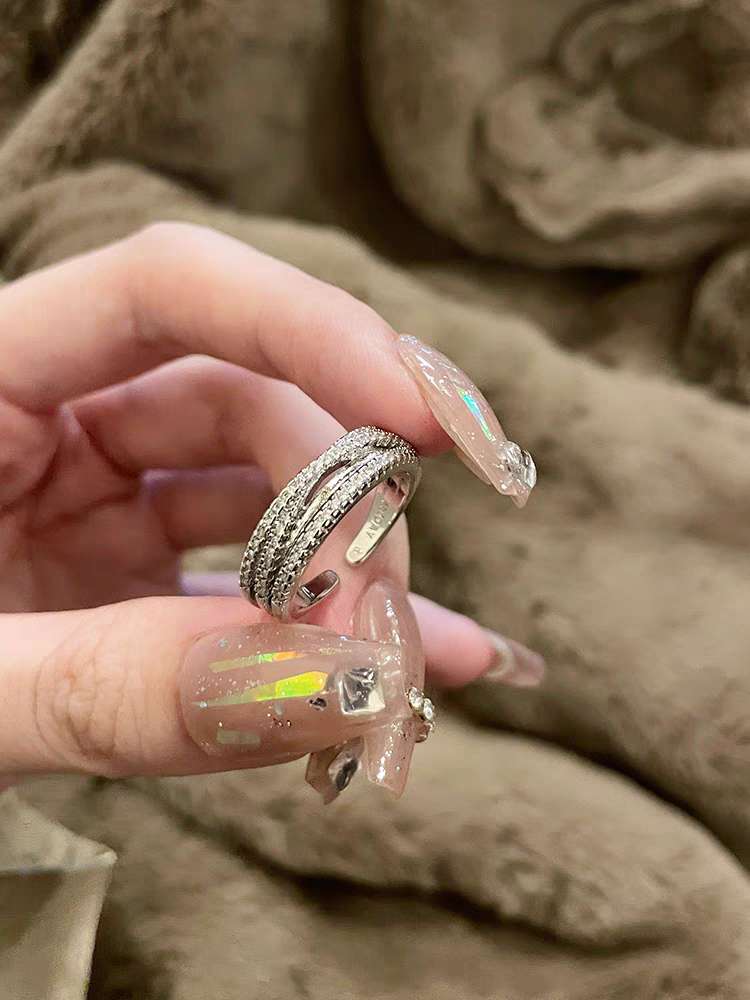 Xin 'ai Lian -154 A niche design ring with a silver irregular zircon copper-plated opening that can be adjusted