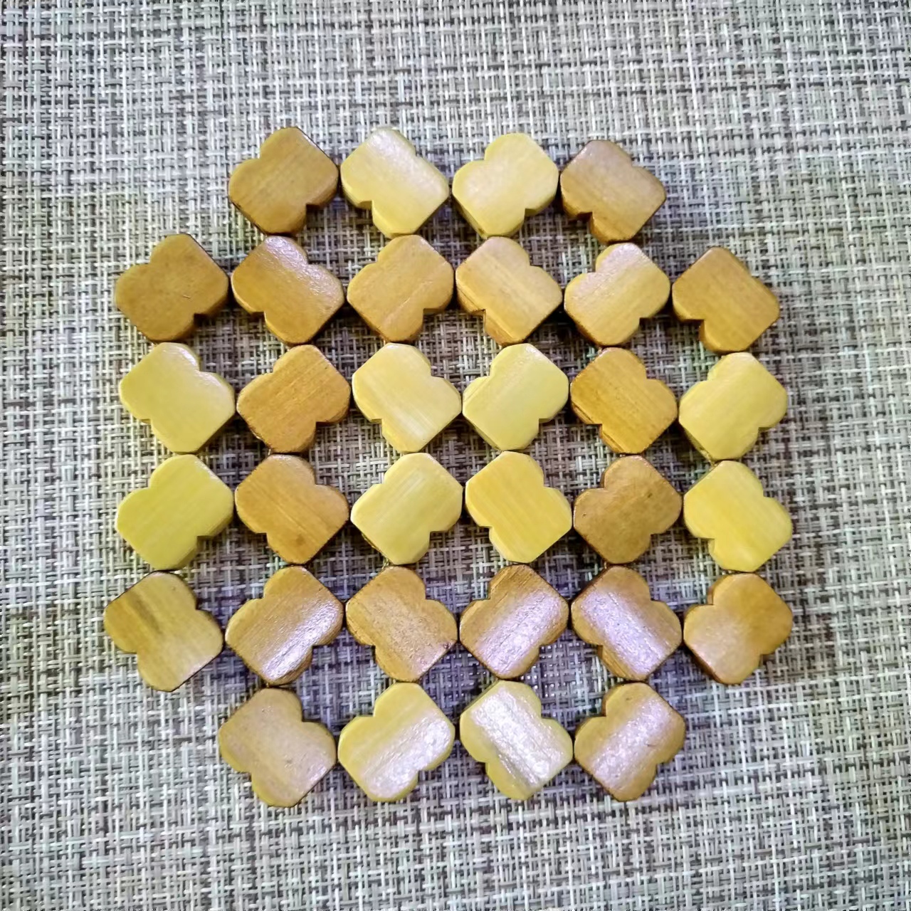 Daily-use original ecological bamboo flower square vegetable mat, heat insulation mat, table mat, cup mat, bowl, hot pot mat, plate, bamboo mat, home dining mat, heat-resistant and heat-resistant bowl mat