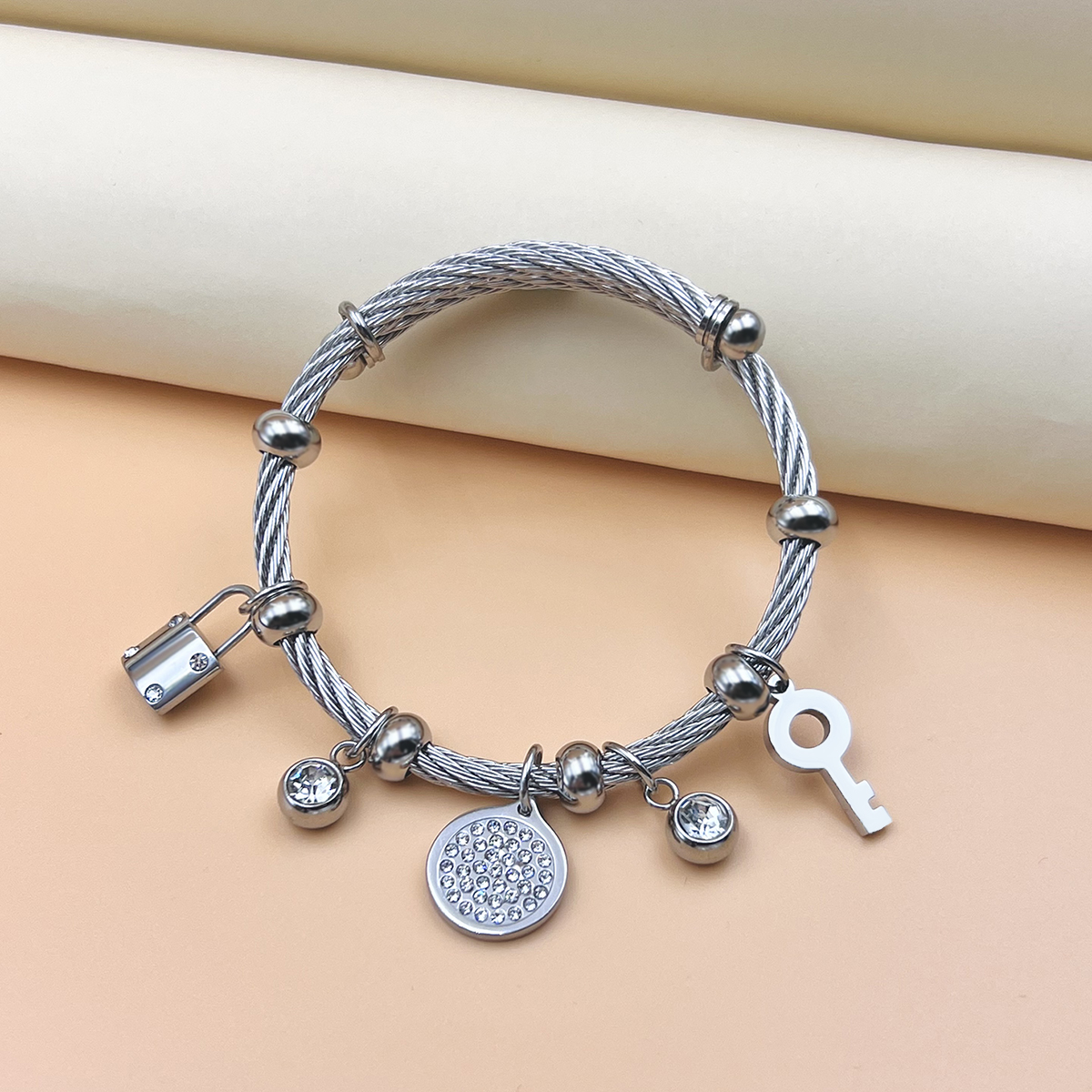 Stainless steel Fatima hand bracelet, titanium steel key lock bracelet with diamond round steel wire, extendable and adjustable bracelet accessory details Picture