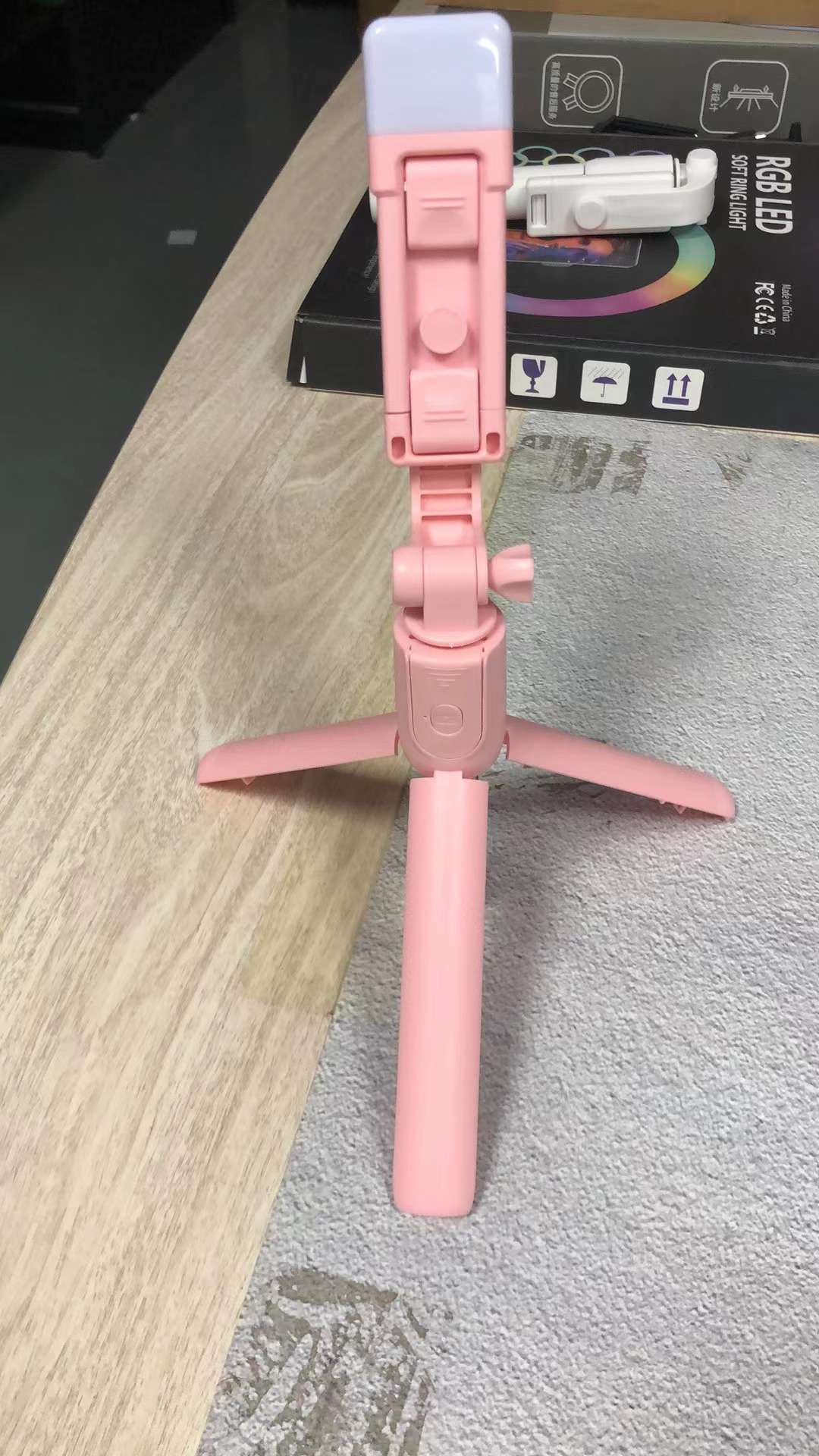 R1S all-in-one selfie stick, mobile phone Bluetooth selfie stick, mini selfie stick, all-in-one telescopic tripod, tripod selfie stick Item Picture