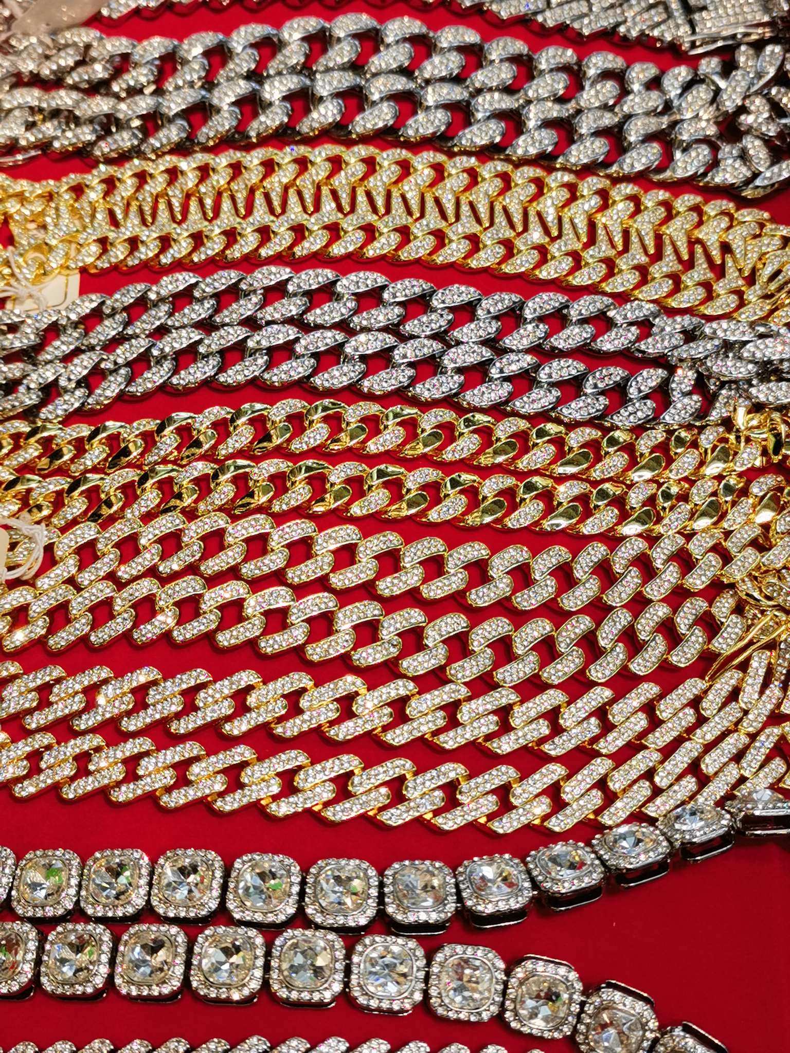 Alloy diamond-encrured Cuban chain hip-hop is selling well in foreign trade detail image 1