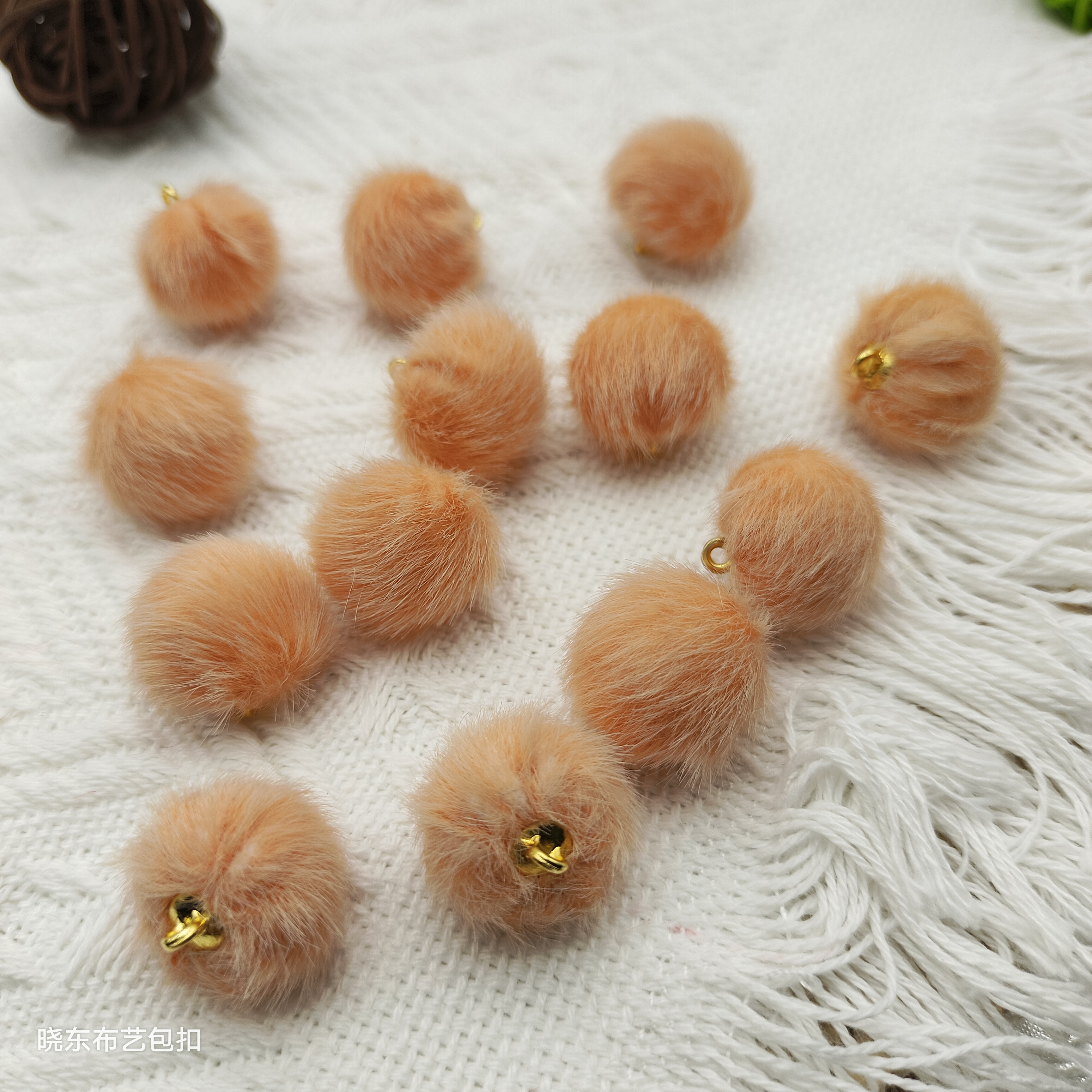 diy mink pom-pom pendant accessory cloth bag buckle Application Scenario