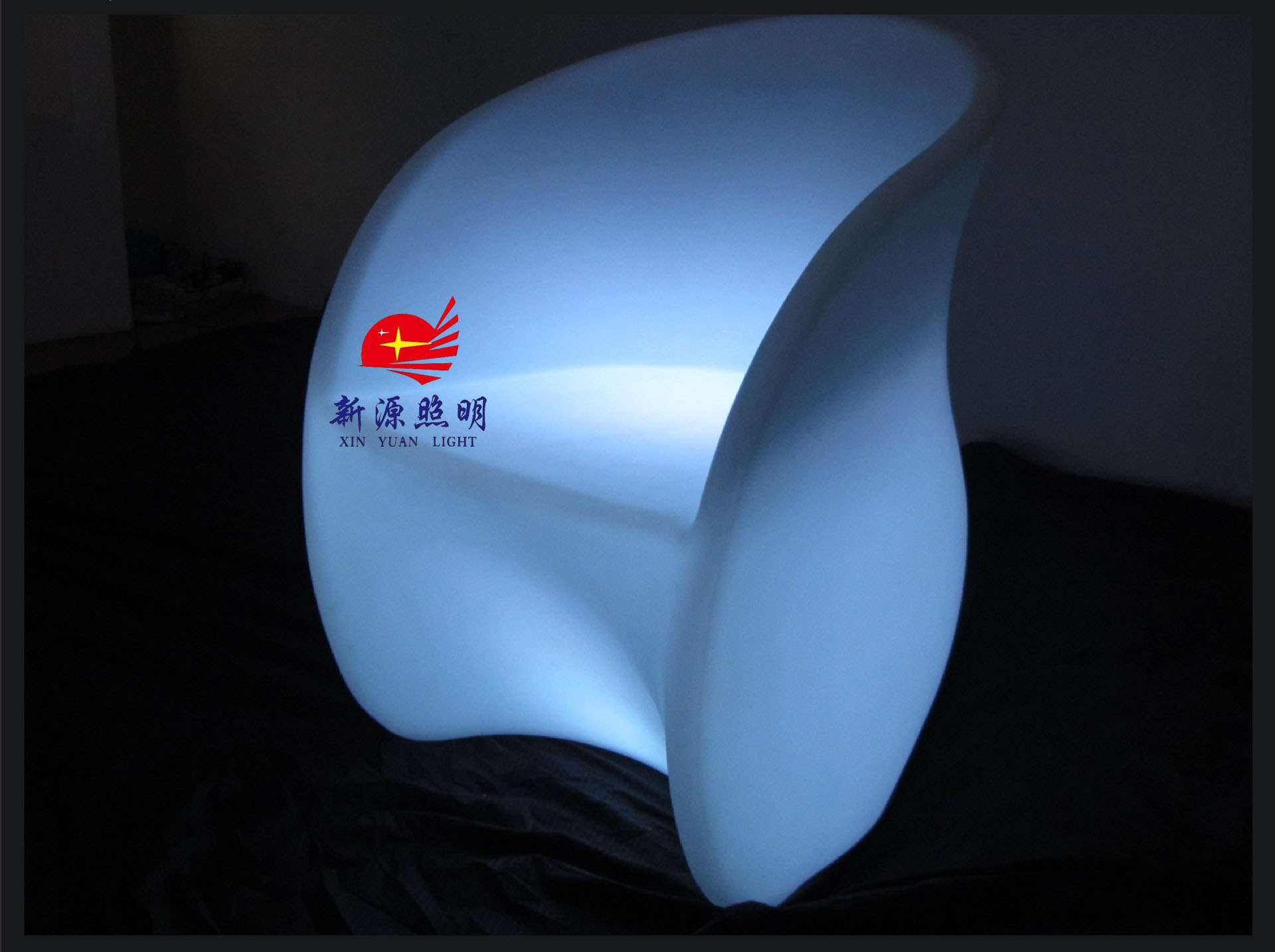 Plastic luminous furniture, rechargeable furniture, best-selling luminous furniture at the exhibition, LED luminous chairs for bars Application Scenario