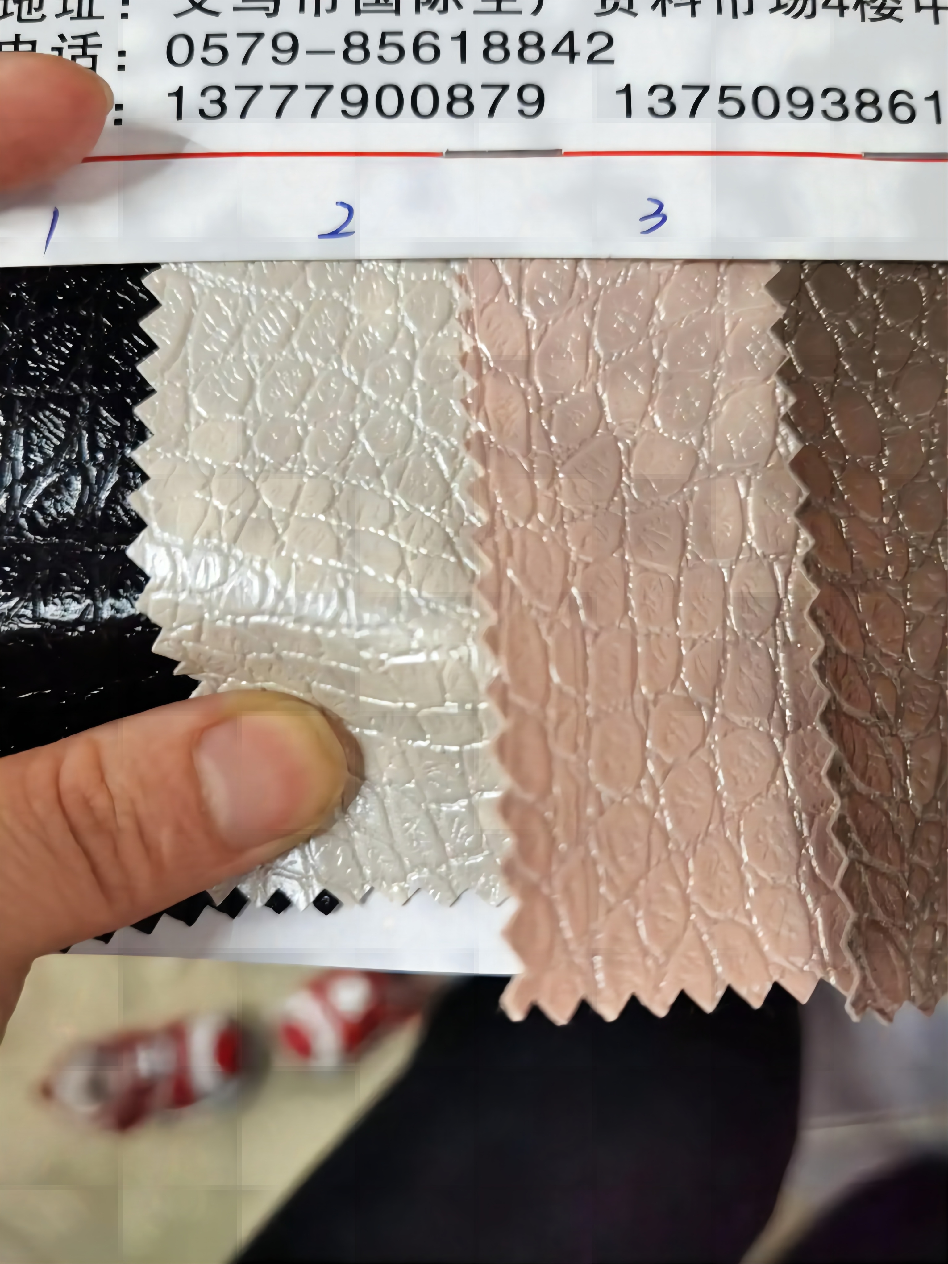 Factory direct sales of pearlescent crocodile-patterned leather pvc luggage leather Application Scenario
