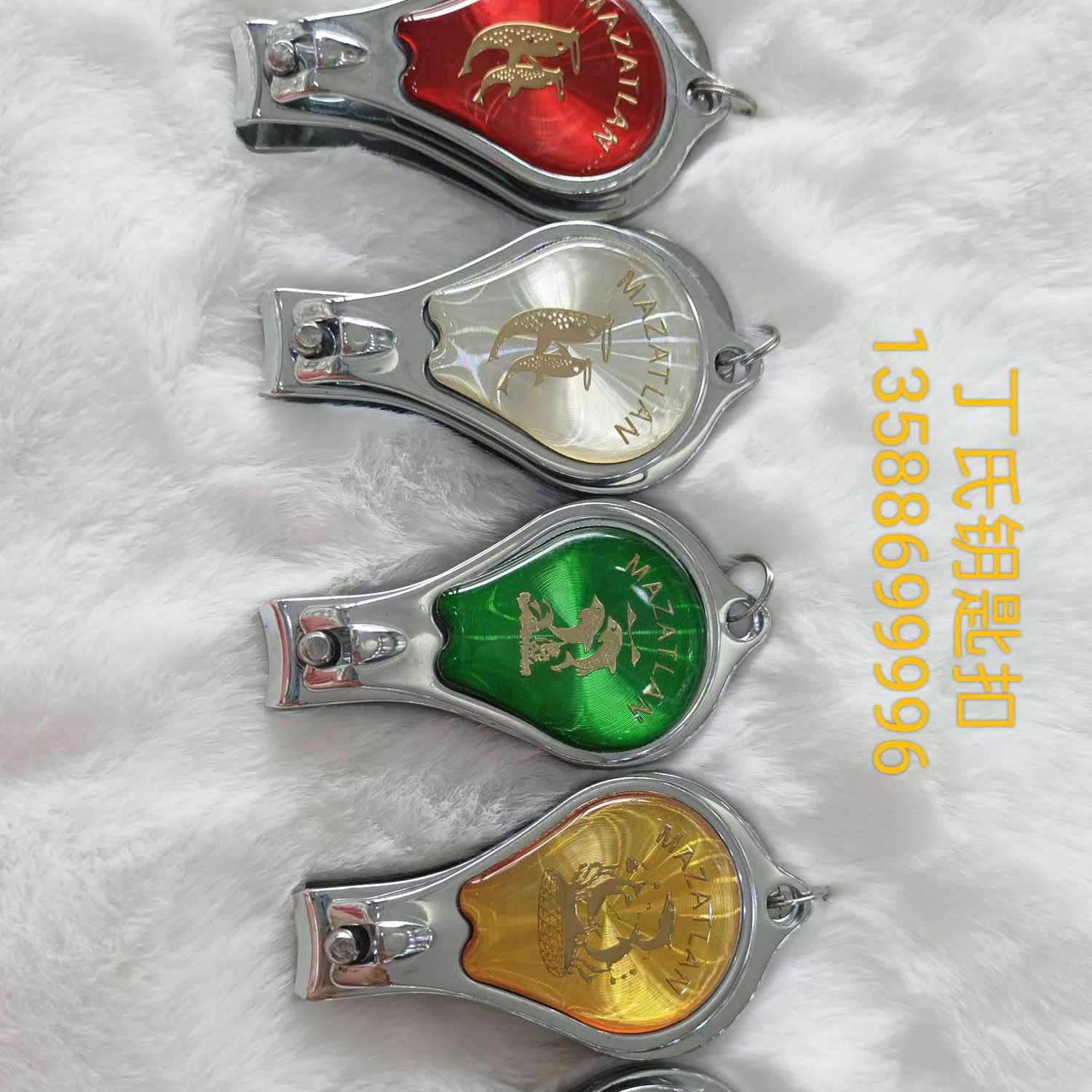Metal zinc alloy gift promotion manufacturer customizes keychains, pendants, CD-patterned nail clippers and keychains Specification image