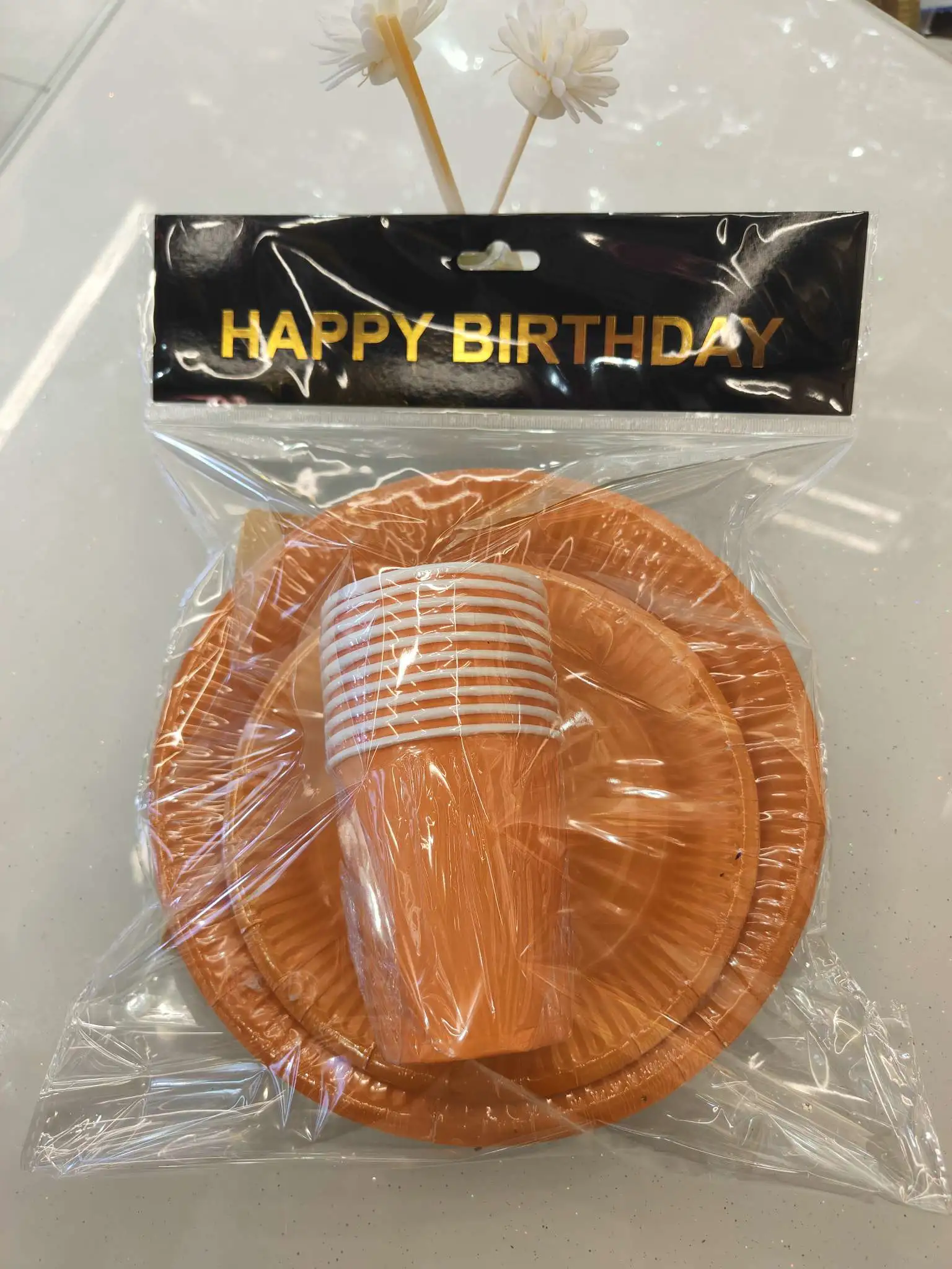 Paper plates for party supplies detail image 4