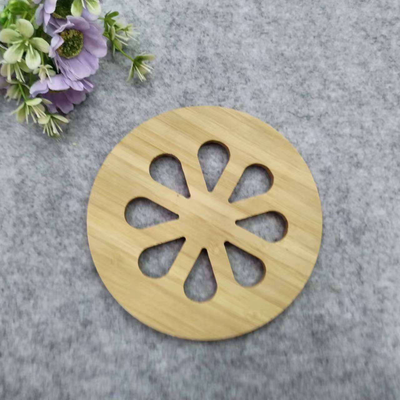 WSH-15 Side-pressed hollowed-out bamboo heat insulation mat, cooking mat, pot mat, cup mat, table plate mat, heat-resistant clay pot mat, soup bowl mat, heat-resistant cup mat Application Scenario