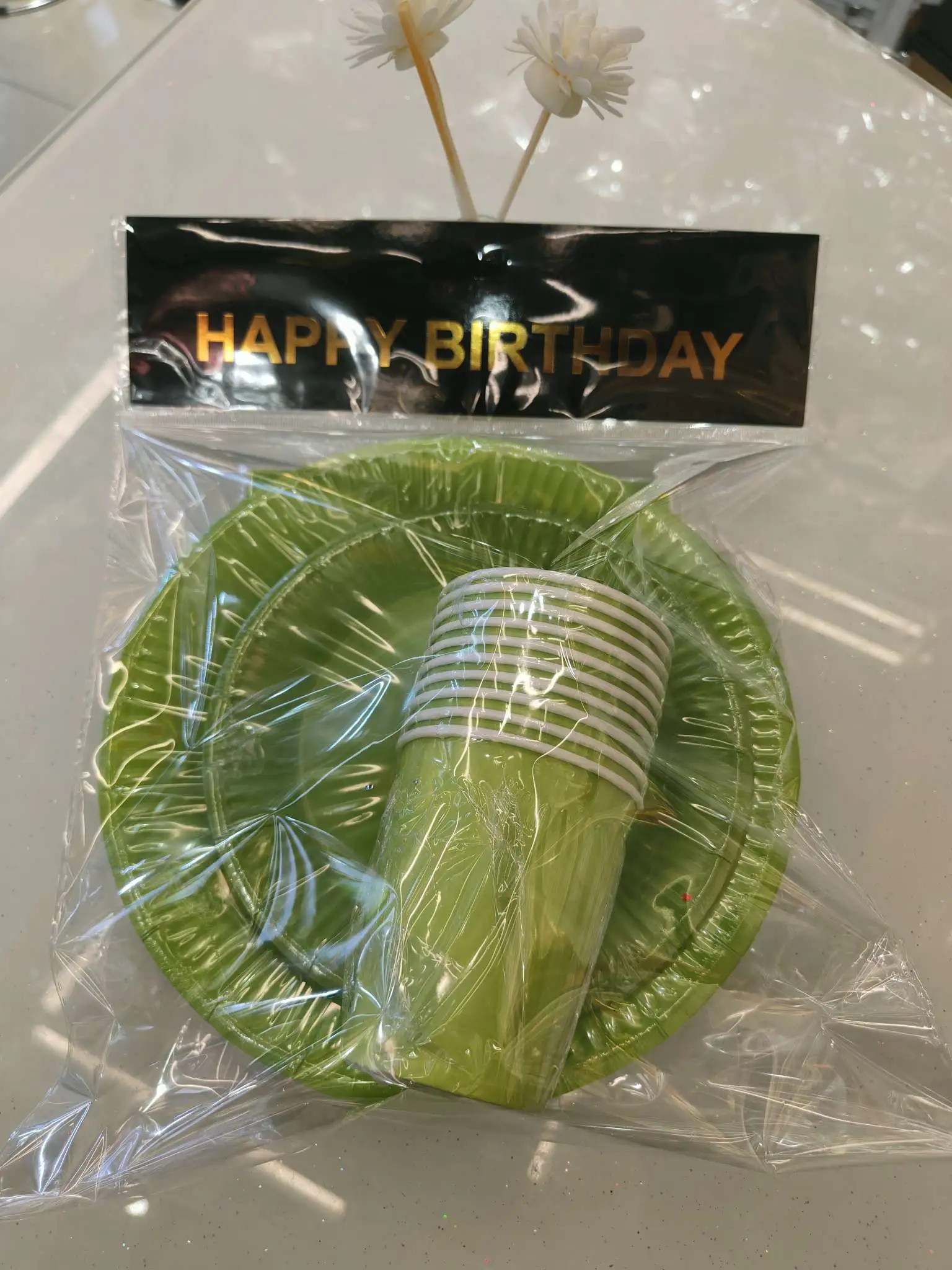 Paper plates for party supplies detail image 8