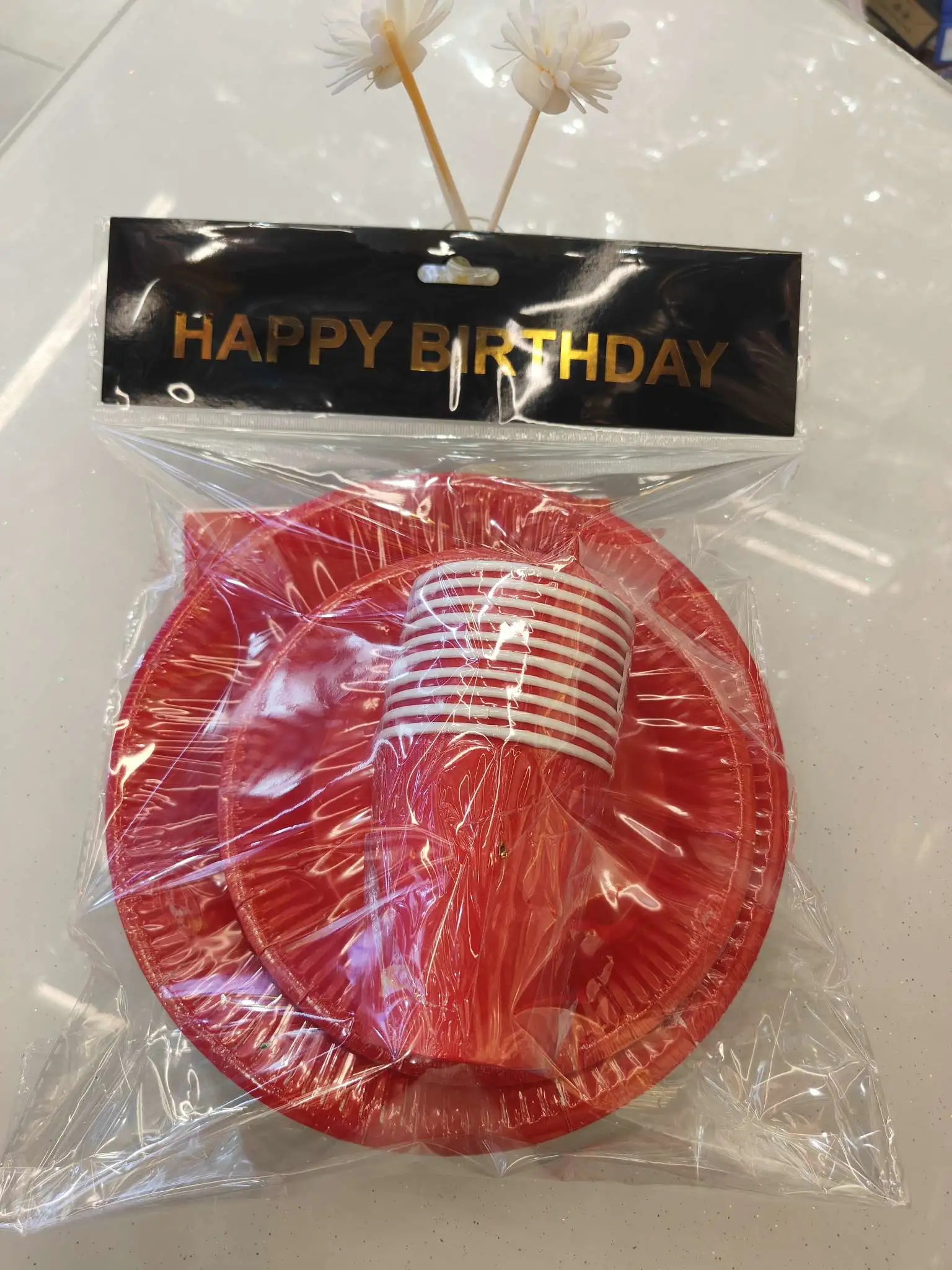 Paper plates for party supplies detail image 6