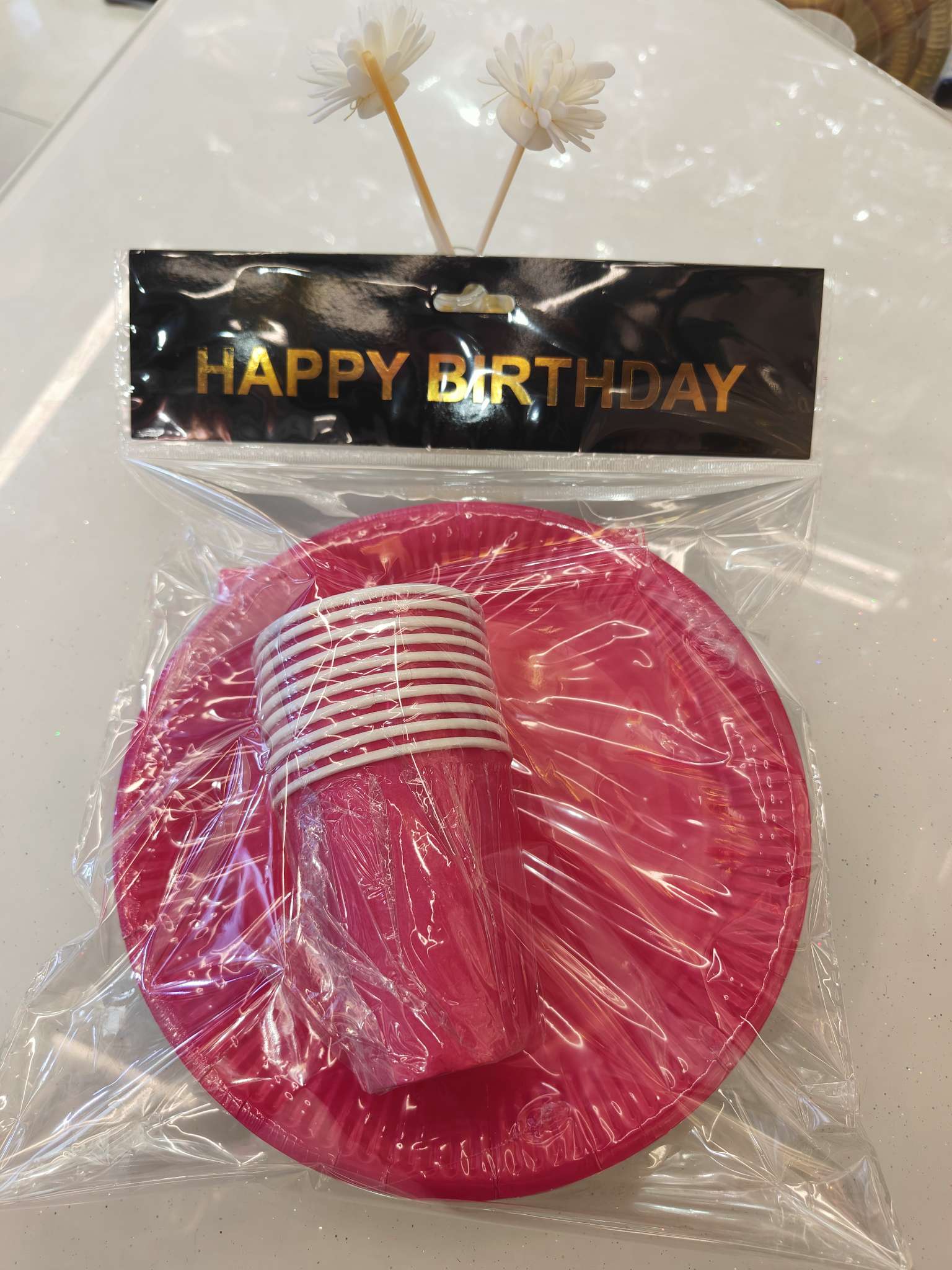 Paper plates for party supplies detail image 5