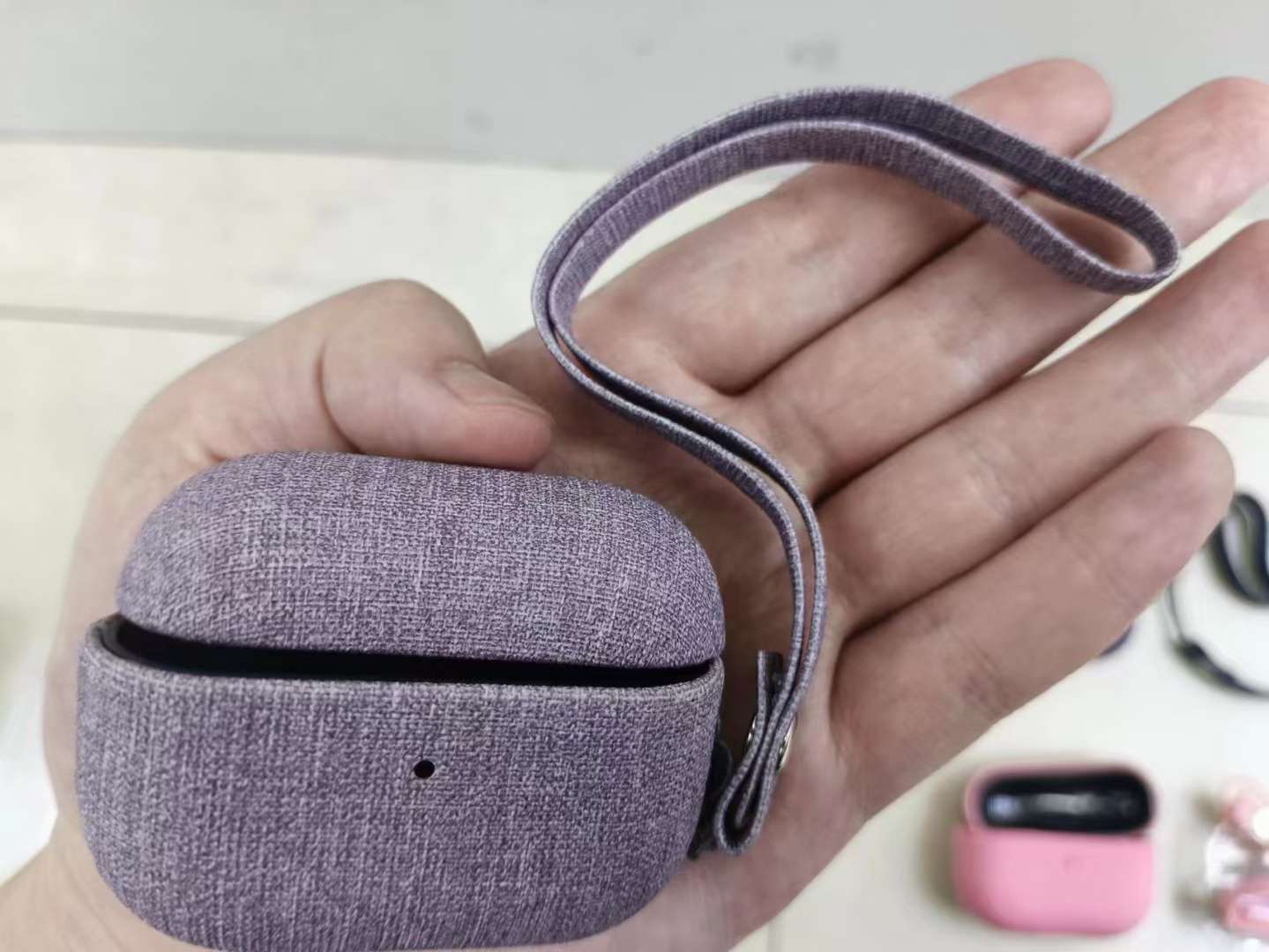 Fabric Bluetooth earphone case with lanyard disassembly and assembly split Bluetooth earphone case detail image 3