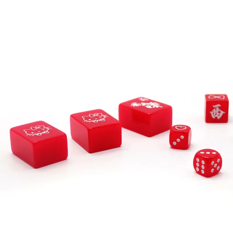 The brand-new acrylic Hello Kitty high-end gift box for mahjong handplay features laser-engraved patterns on the back and is available in various colors Application Scenario