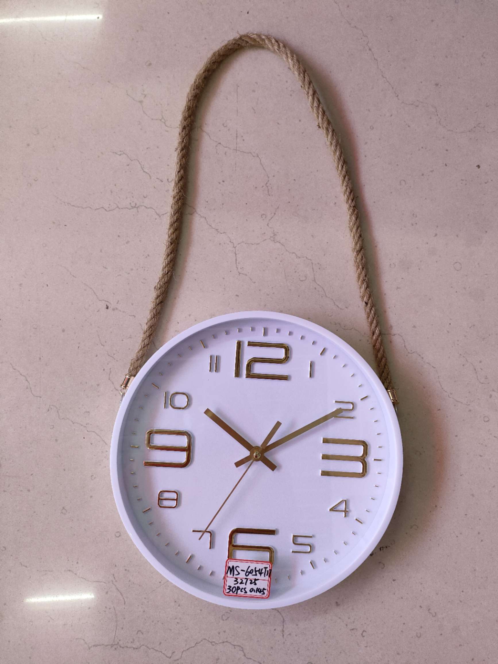 A new style wall clock with a hemp rope Specification image