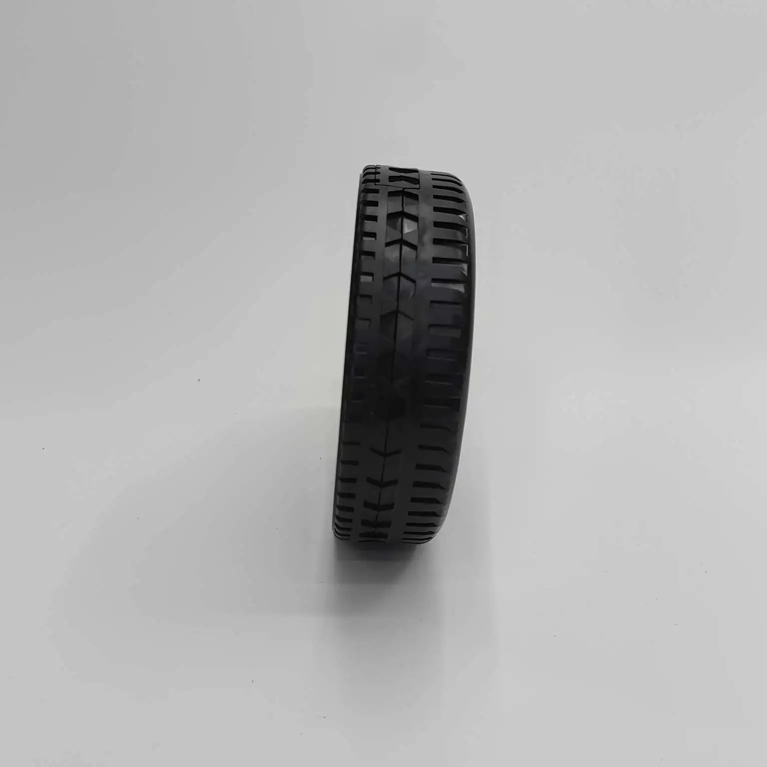 Retro, creative and fashionable tire alarm clock gift study decoration detail image 8