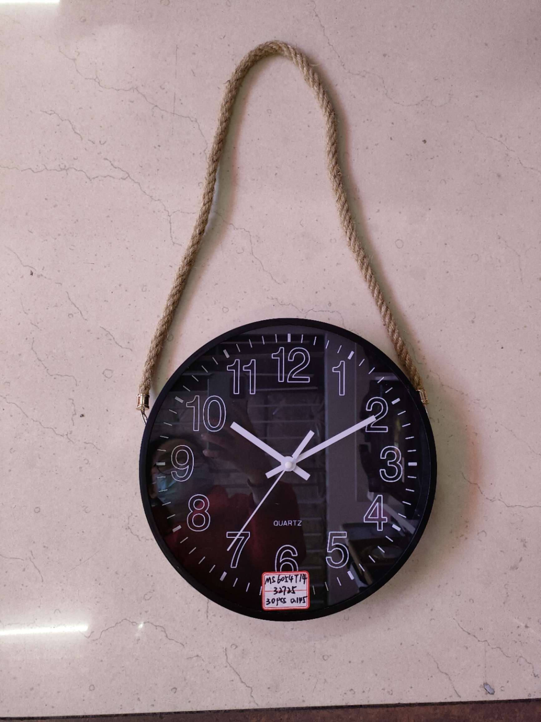 A new style wall clock with a hemp rope details Picture