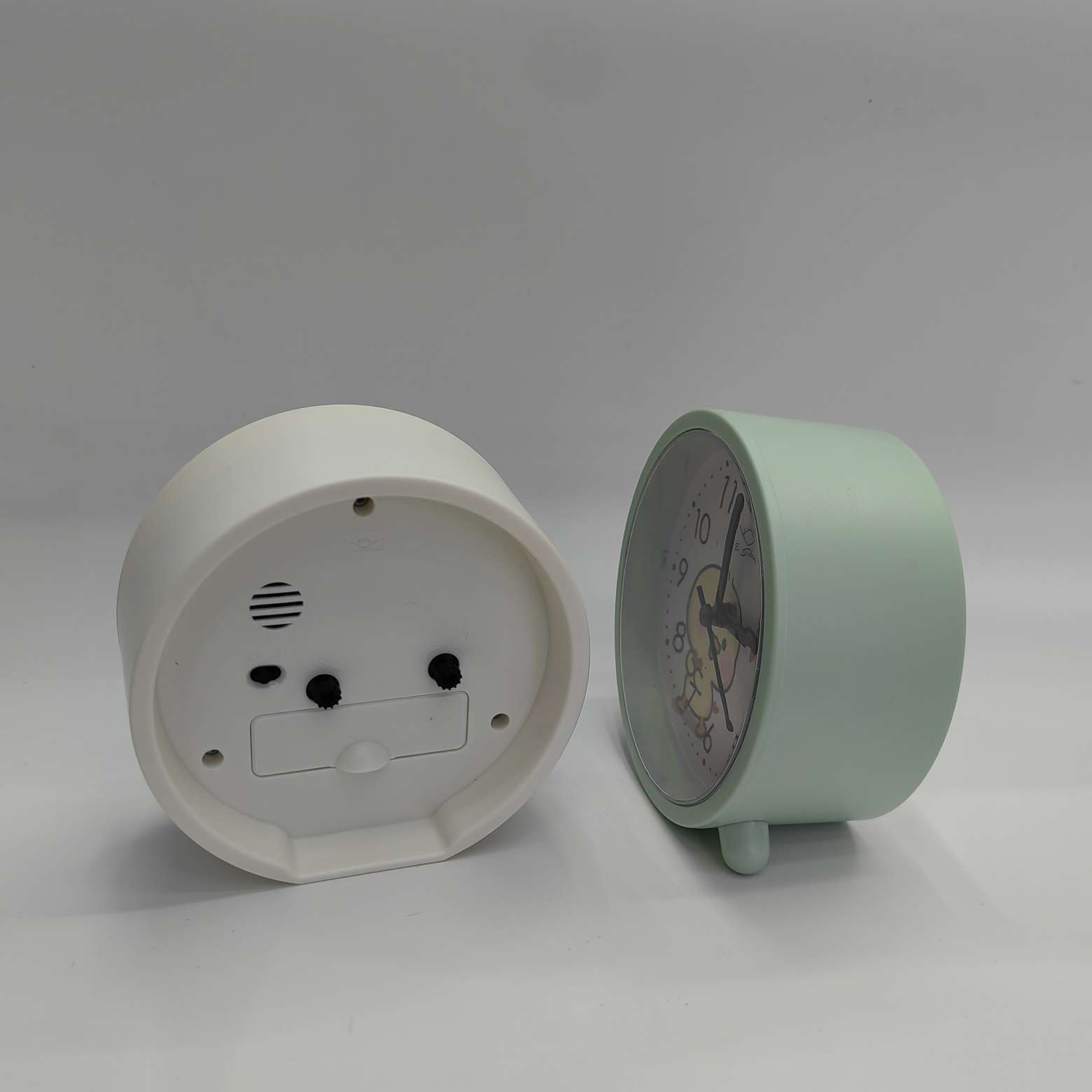 A cute round cartoon silent student alarm clock detail image 2