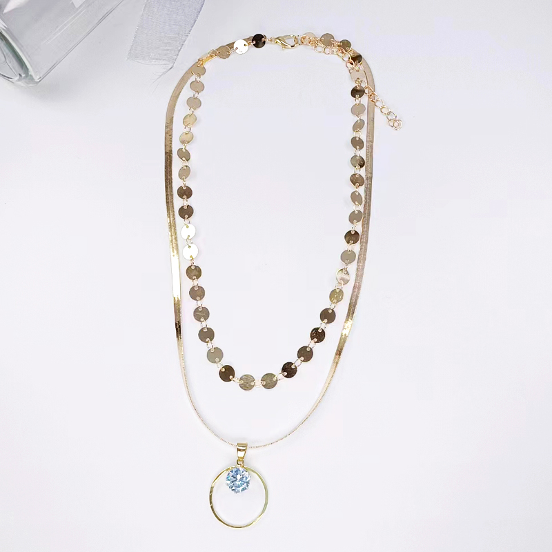Round zircon, a niche women's necklace, is simple and fashionable. The stone round pieces feature a trendy and trendy design that exudes a sense of elegance and sophistication. The collarbone chain is grand and the blade chain is made of KC gold, exuding a sense of elegance and sophistication. It's the top choice for a light luxury gift, brimming with girlish charm and a little trick Application Scenario