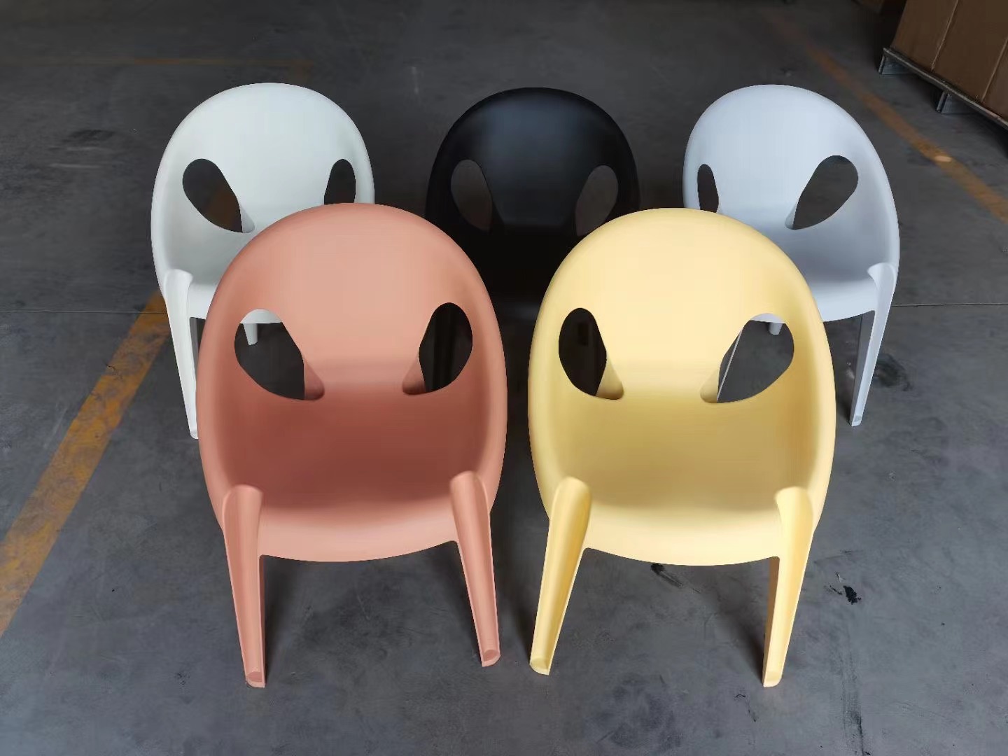 外星人椅子塑料户外室内叠装椅子详情图2