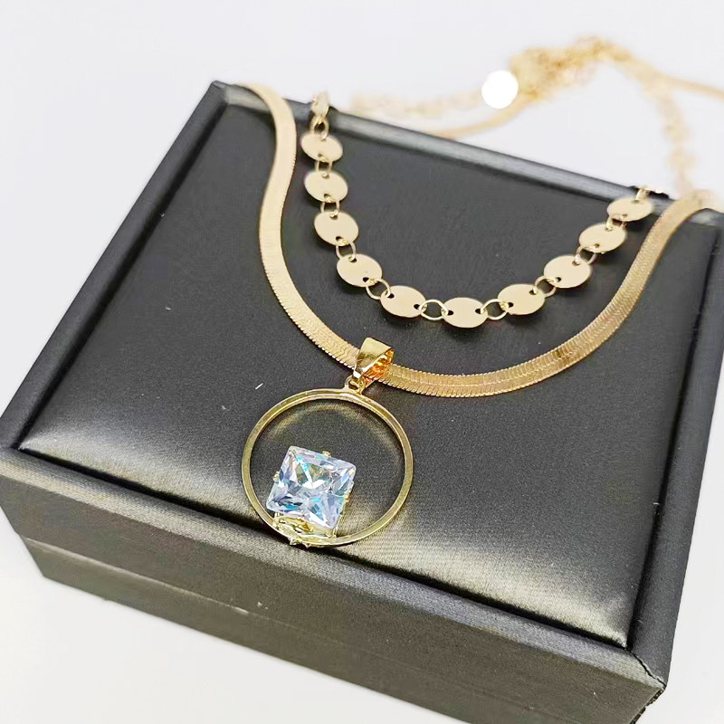 2023 niche women's necklace: Simple and fashionable zircon round pieces, trendy and trendy design, dynamic and high-end feel, collarbone chain, grand blade chain, KC gold, elegant and high-end feel, the first choice for a light luxury gift, full of girlish charm, little trick Application Scenario