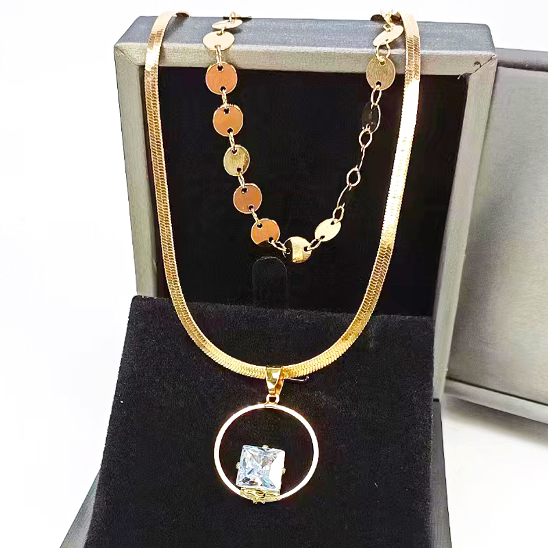 2023 niche women's necklace: Simple and fashionable zircon round pieces, trendy and trendy design, dynamic and high-end feel, collarbone chain, grand blade chain, KC gold, elegant and high-end feel, the first choice for a light luxury gift, full of girlish charm, little trick details Picture