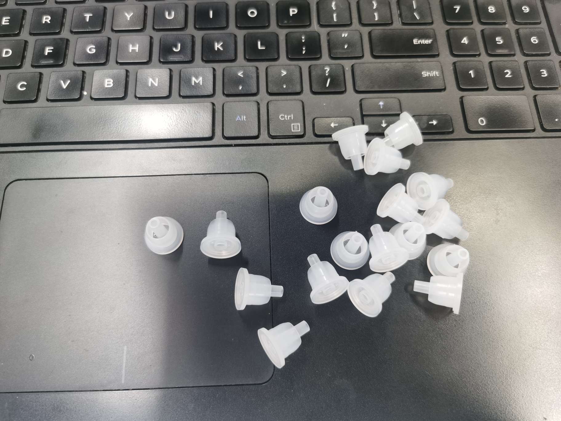 厚德玻璃  各类塑料内塞鸡嘴塞凹形塞透明内塞详情图2