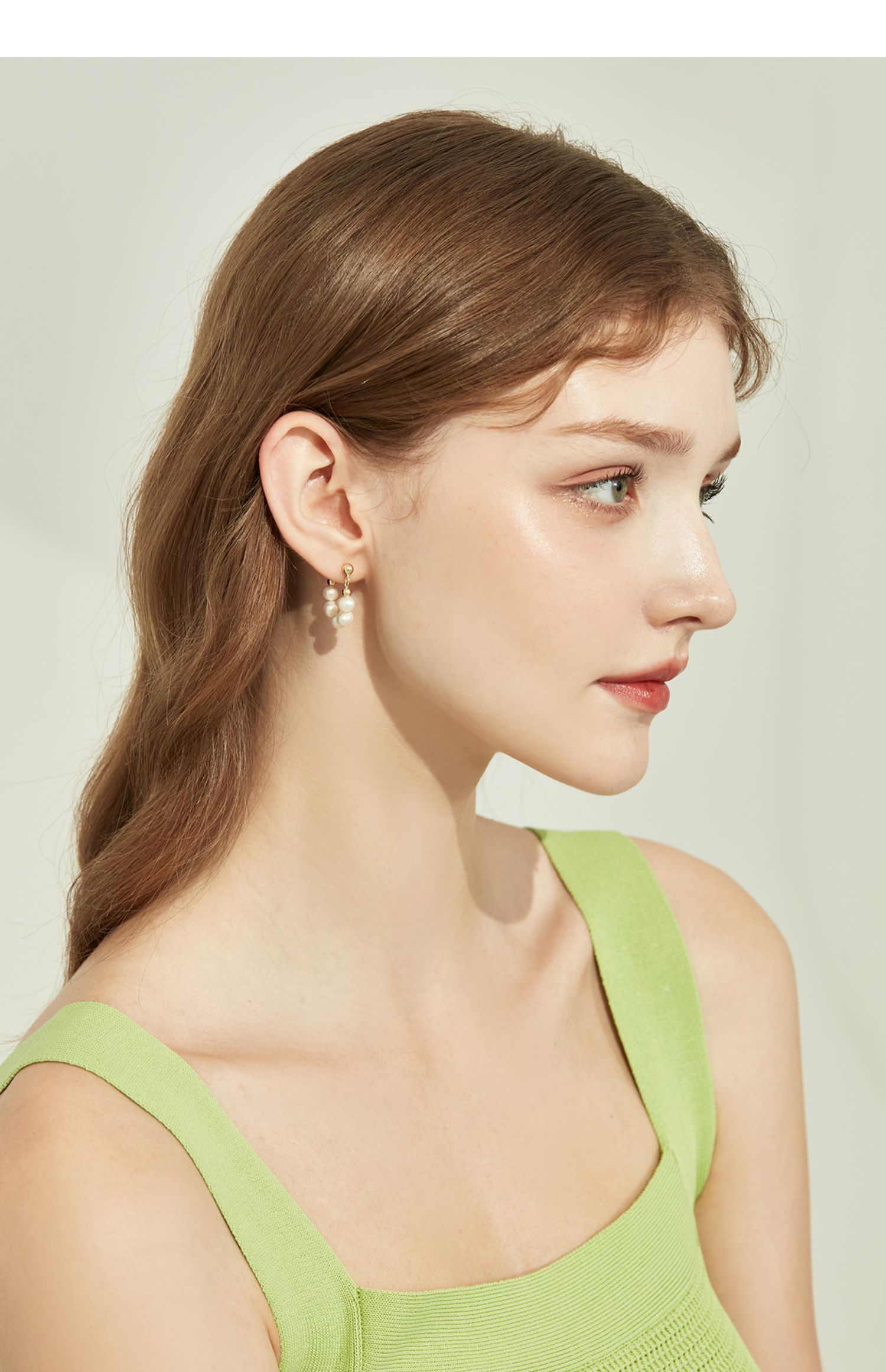 Pearl earrings for women, light luxury, retro and high-end style earrings, fashionable and niche design stud earrings, 2023 new style, beautiful accessories Specification image