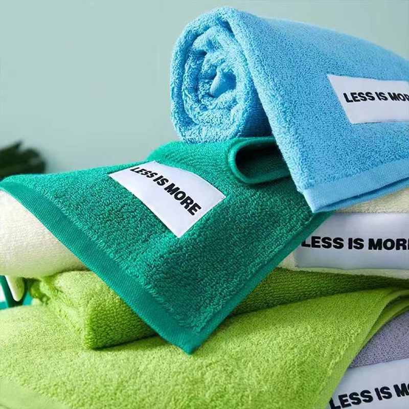 Yiqingchen towels are fashionable and high-end pure cotton couple face towels, specially designed for bathing, home and hotel use. They dry quickly, are soft, absorbent and do not shed hair. They are wedding souvenirs and gift towels. Wholesale from the manufacturer of bath towels Application Scenario