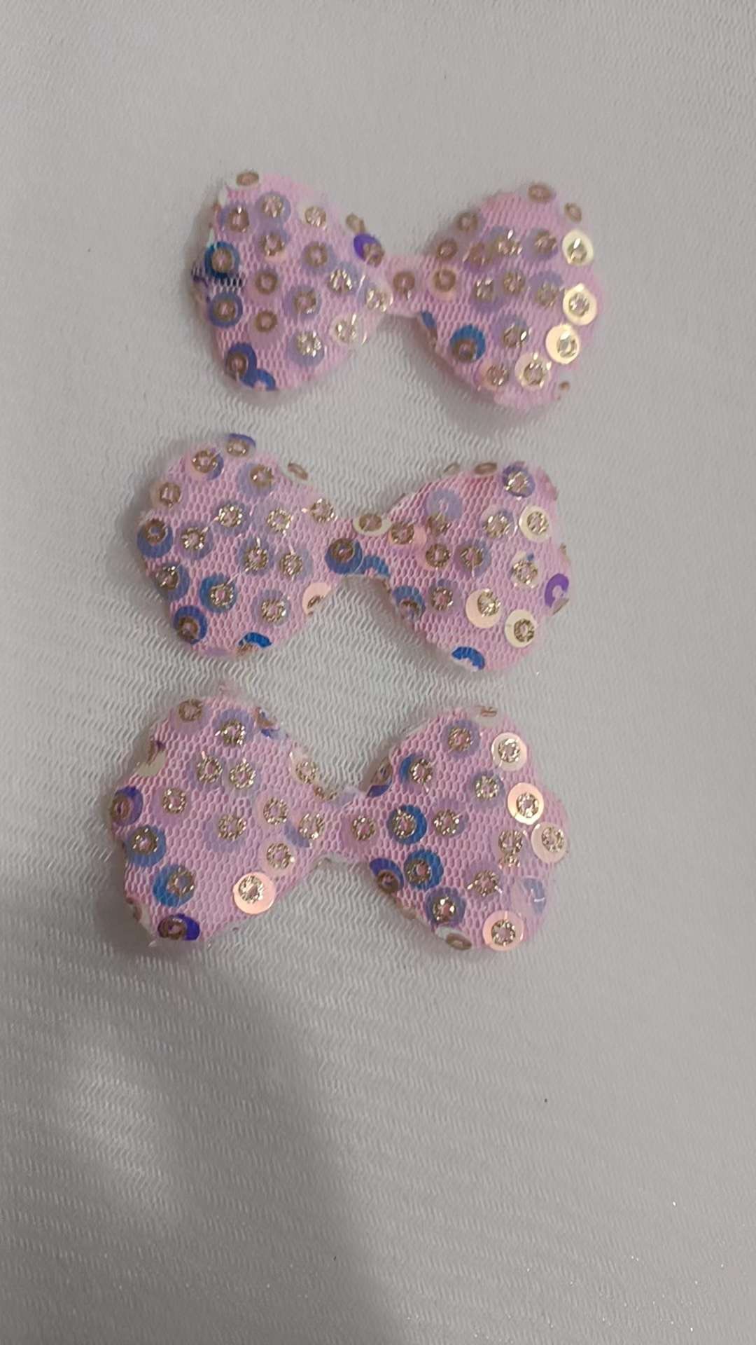 服饰配件定制专家 水晶吊头别针圆盘帽子配件橡胶标滴塑装饰扣 独特魅力配饰 打造个性风格