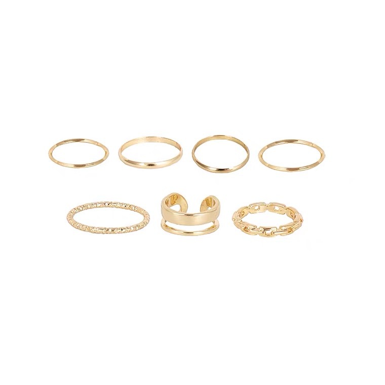 A fashionable seven-piece ring set for women on Instagram, with a cold style and a niche joint ring. It's a simple hip-hop retro plain ring Application Scenario