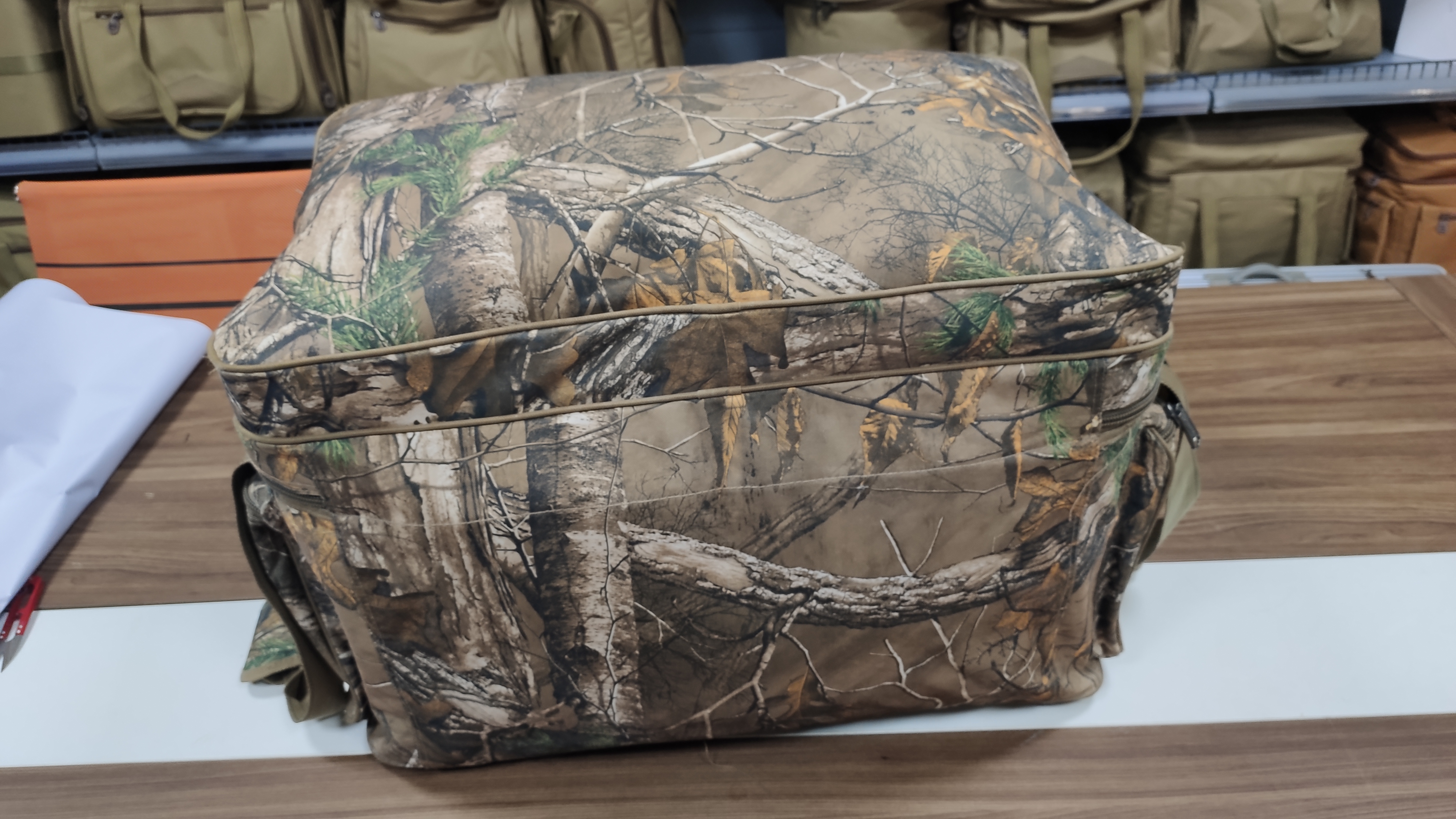 Outdoor camping picnic camouflage leaf luggage storage bag Specification image