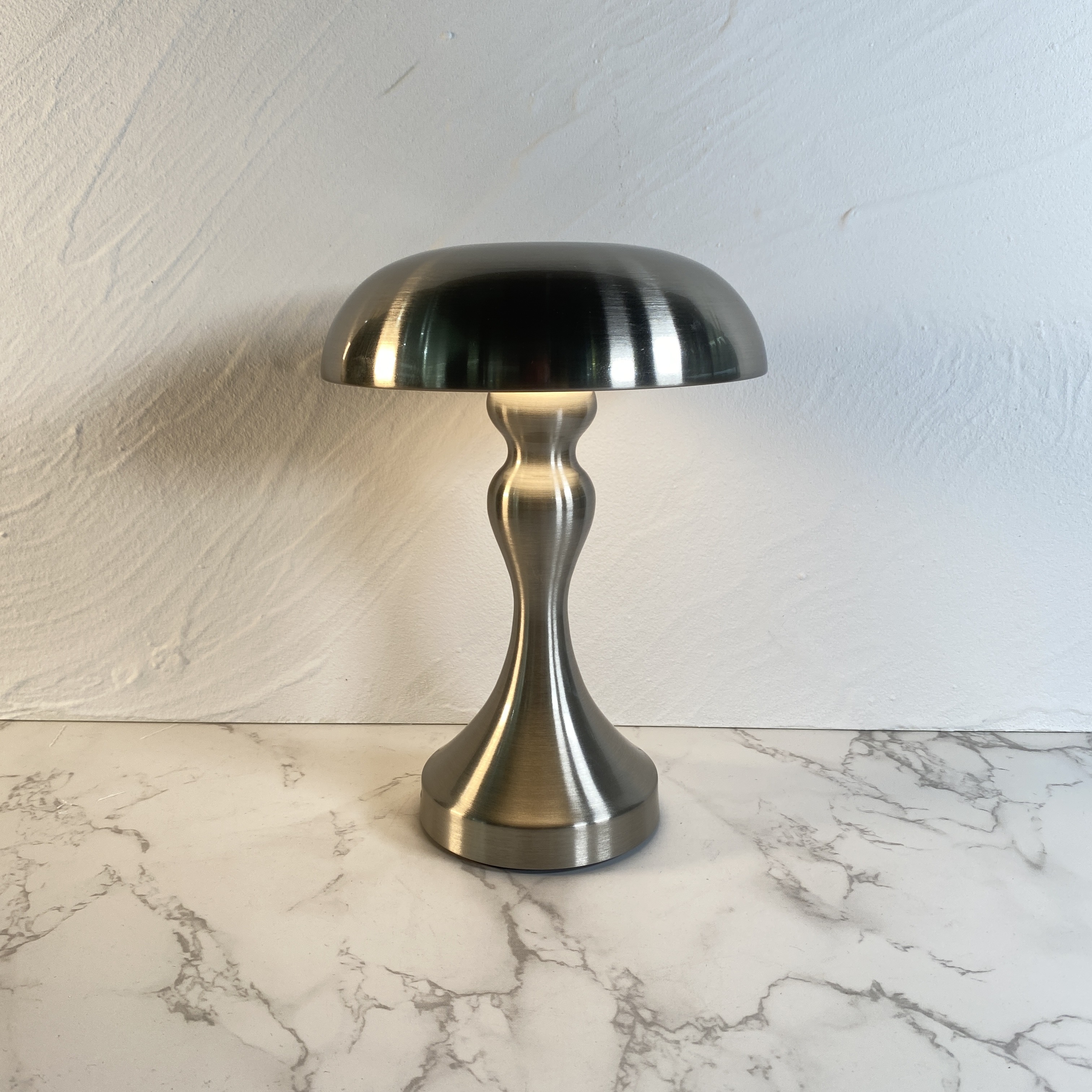 Rechargeable night desk lamp, popular in various colors, touch-sensitive touch desk lamp, night light, home decoration light Item Picture