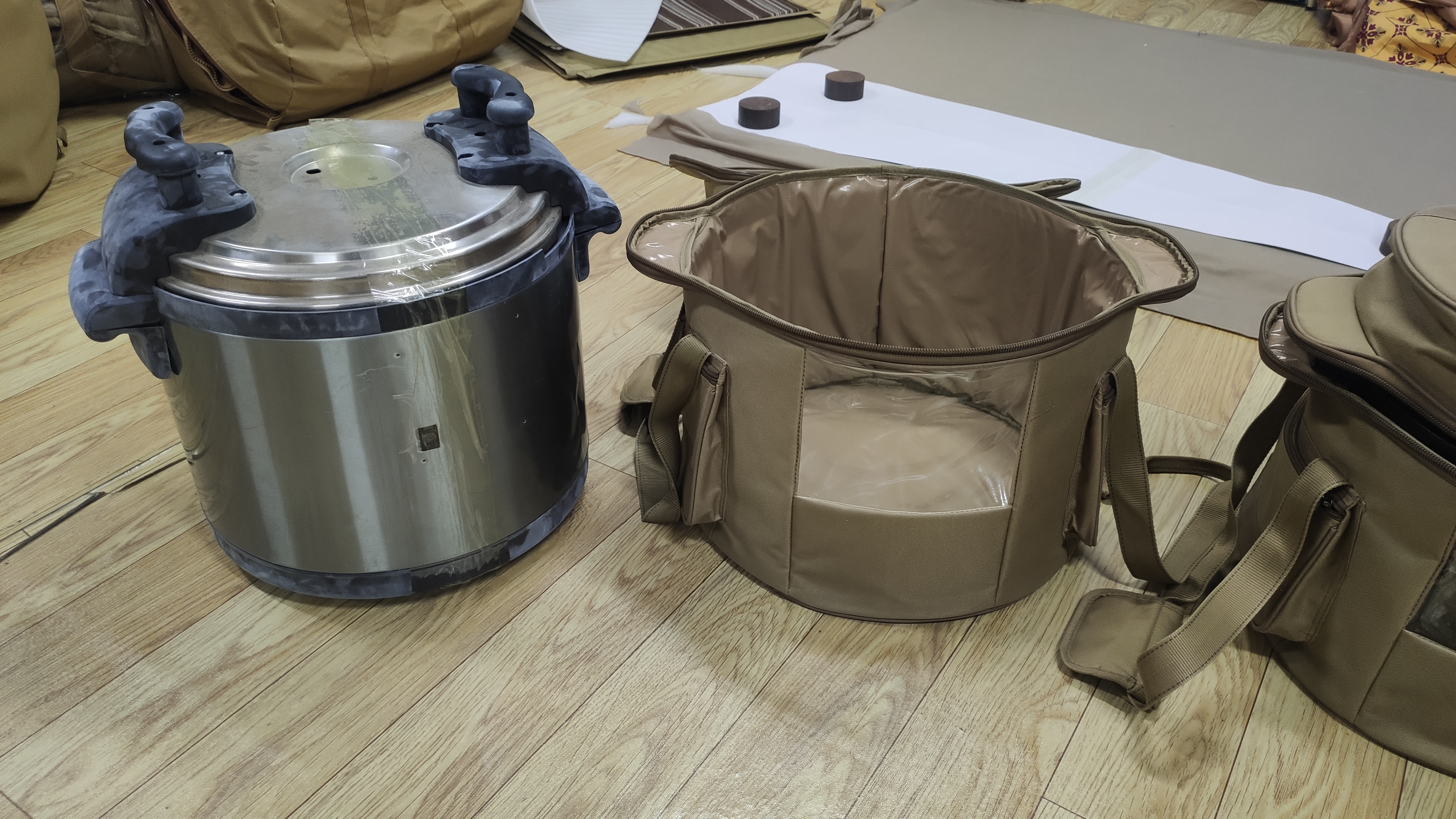 Outdoor camping and picnic pressure cooker bag storage bag details Picture
