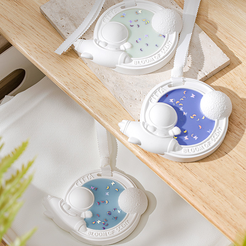 工厂定制宇宙石膏香薰蜡片创意宇航员香片卧室衣柜香挂香氛除味现货批发图