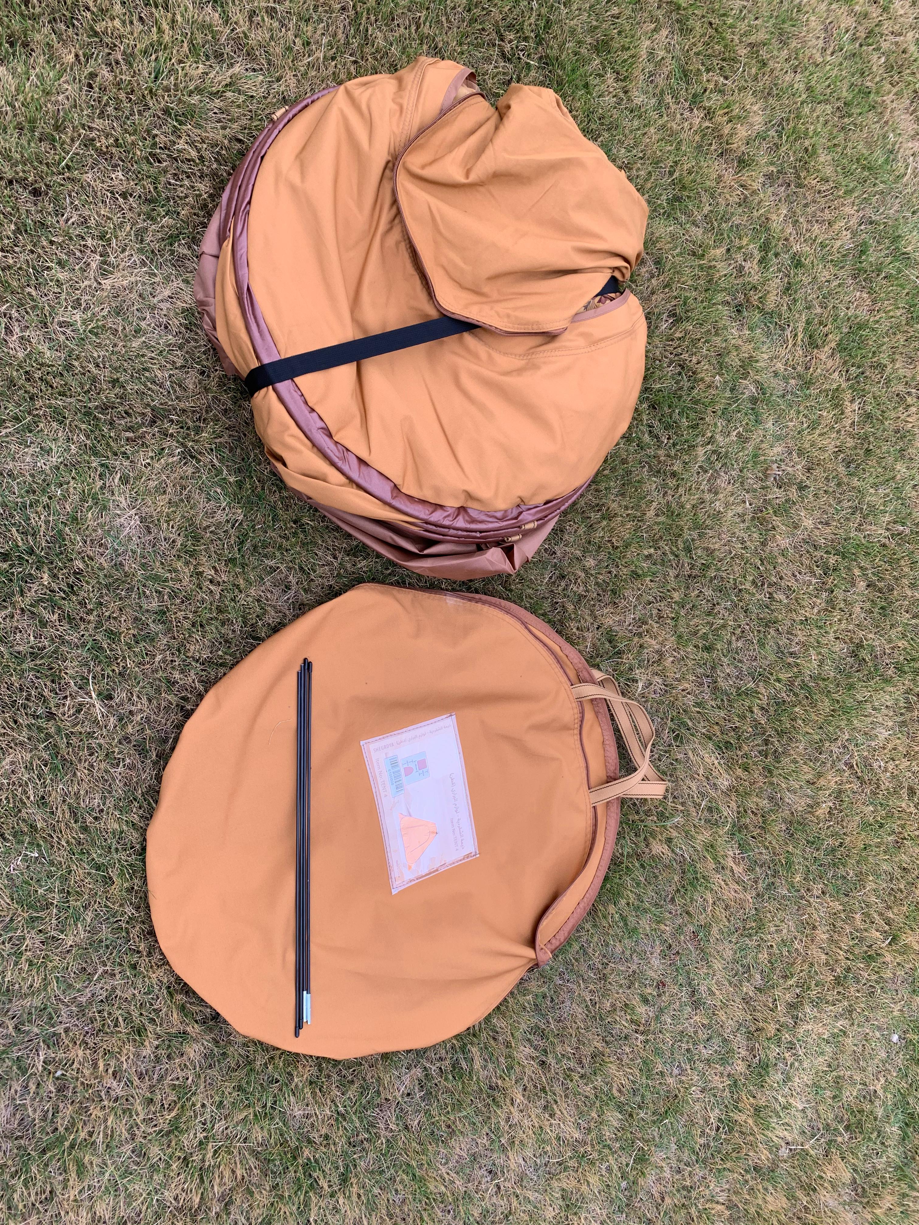 Camping: Quick installation of multi-functional waterproof, wind-resistant and rainproof tents for two people in the wild Item Picture