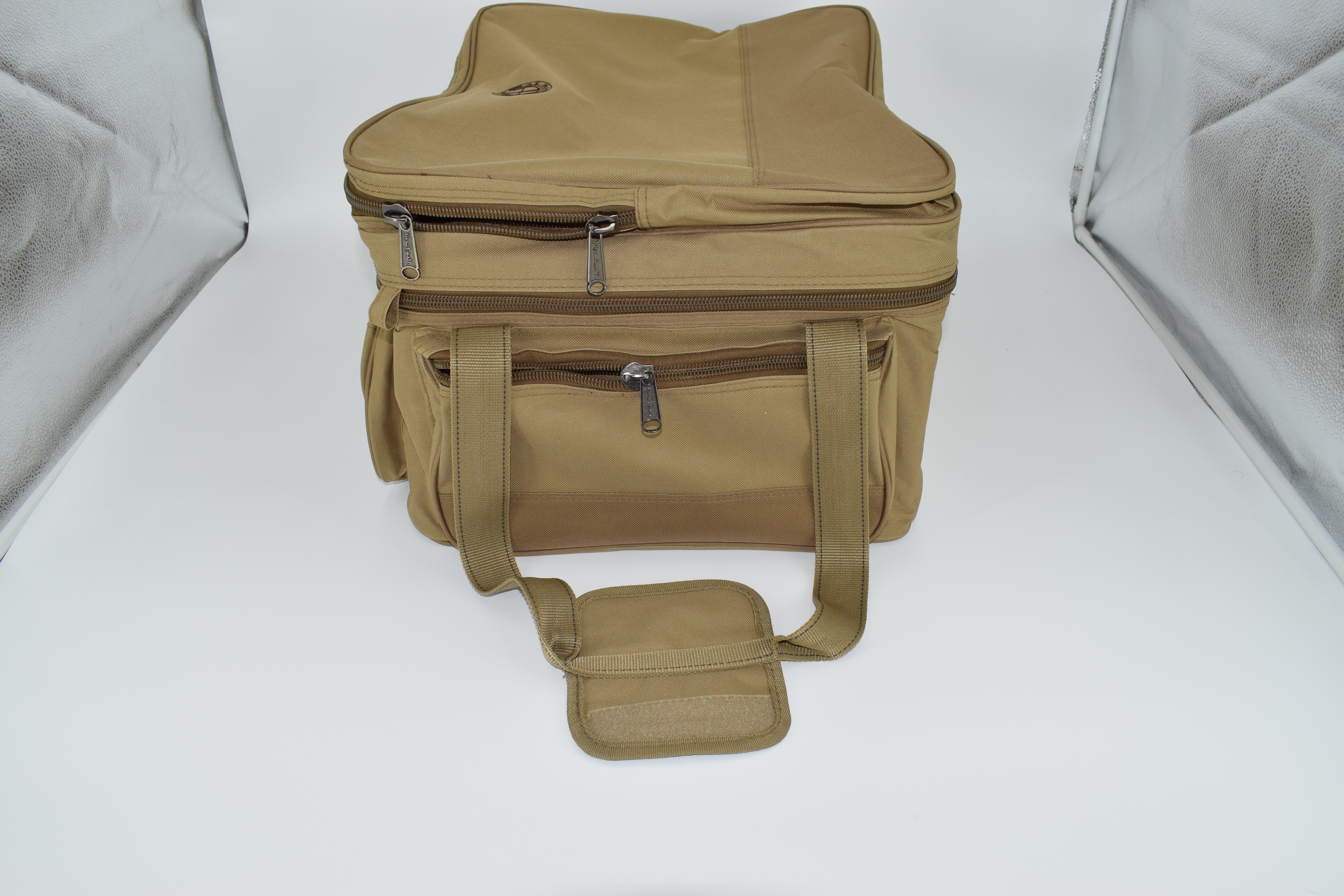 Large luggage storage bag for outdoor camping and picnic Application Scenario