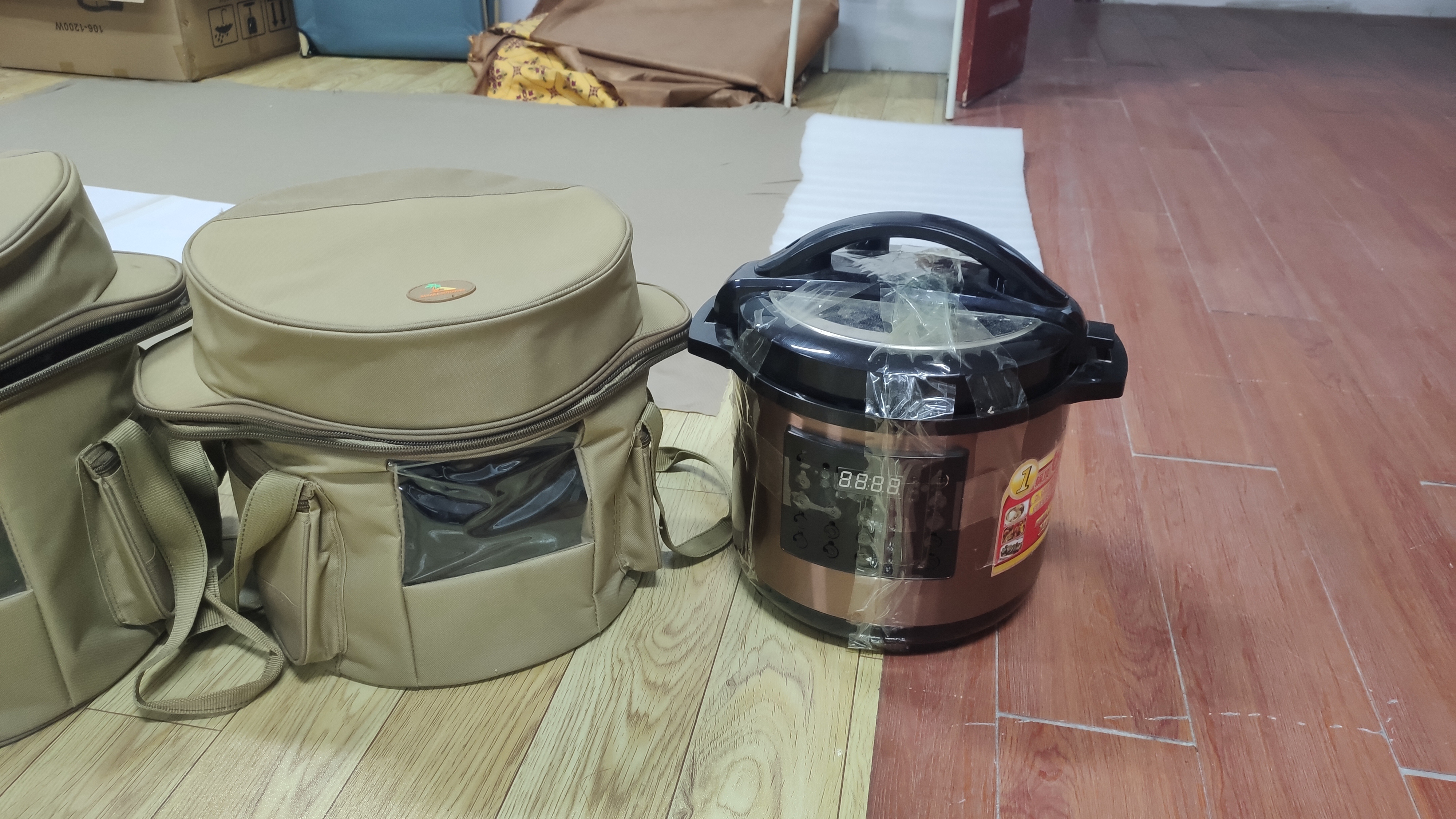 Outdoor camping and picnic pressure cooker bag storage bag