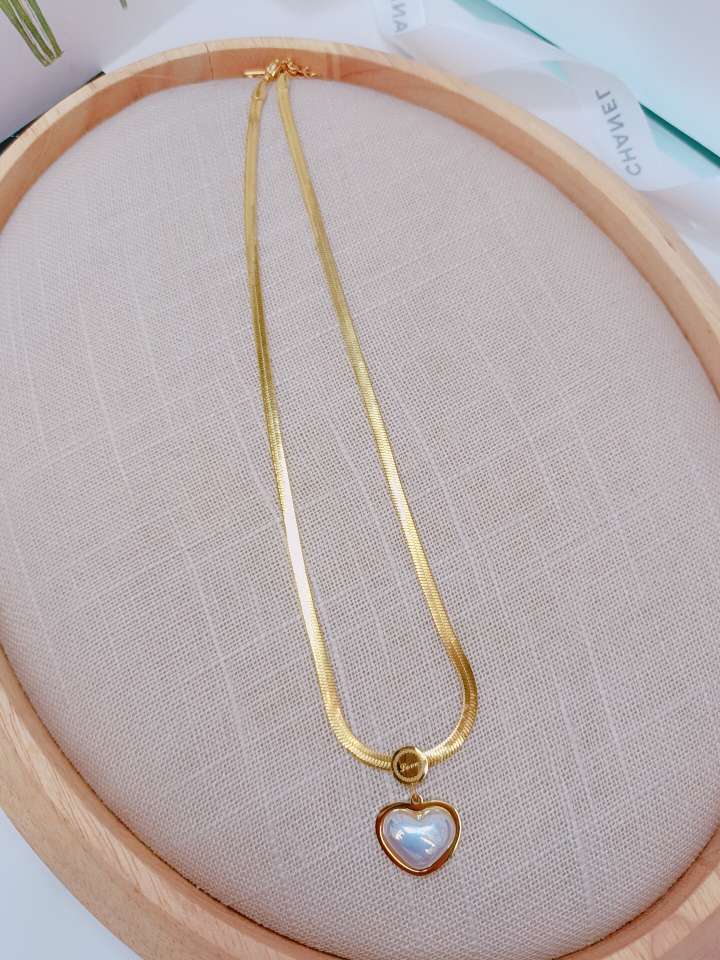 Korean Version Of The Trend Necklace full figure