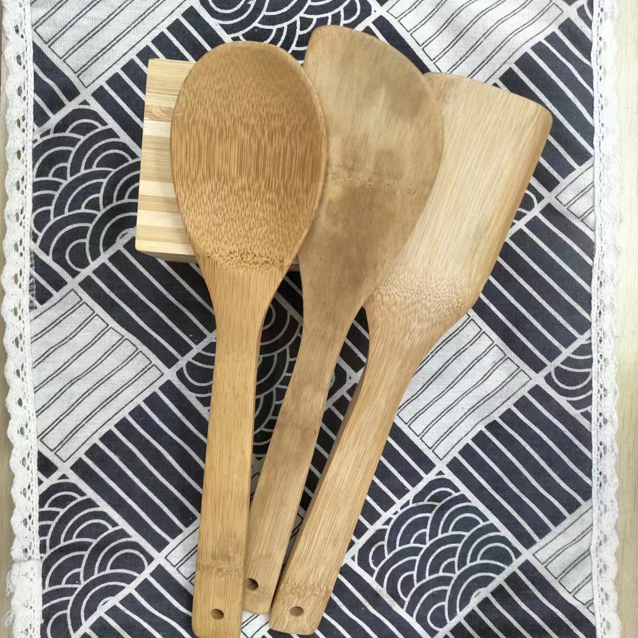 Environmentally friendly, unpainted bamboo spatula, non-stick special cooking spatula, household high-temperature resistant spatula, kitchenware bamboo spatula three-piece set