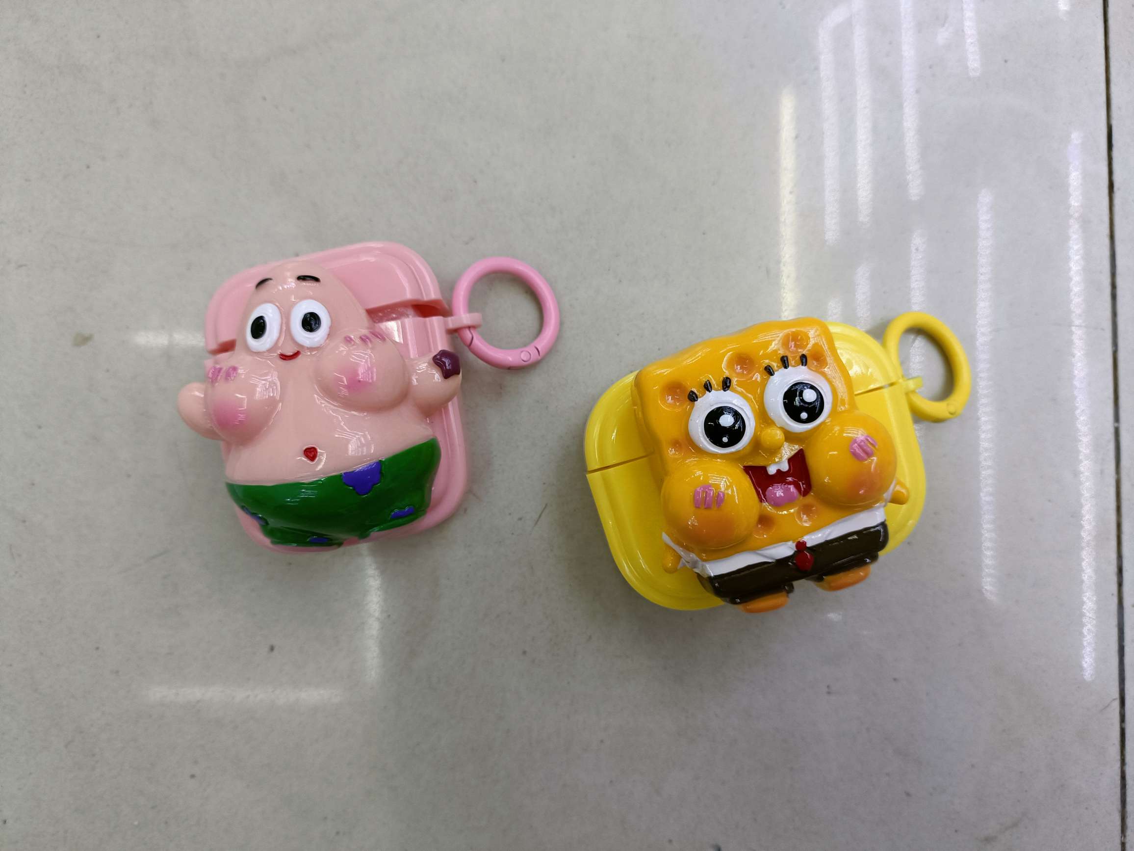 The soft shell of the Bluetooth headset case is pasted with cartoon dolls Specification image