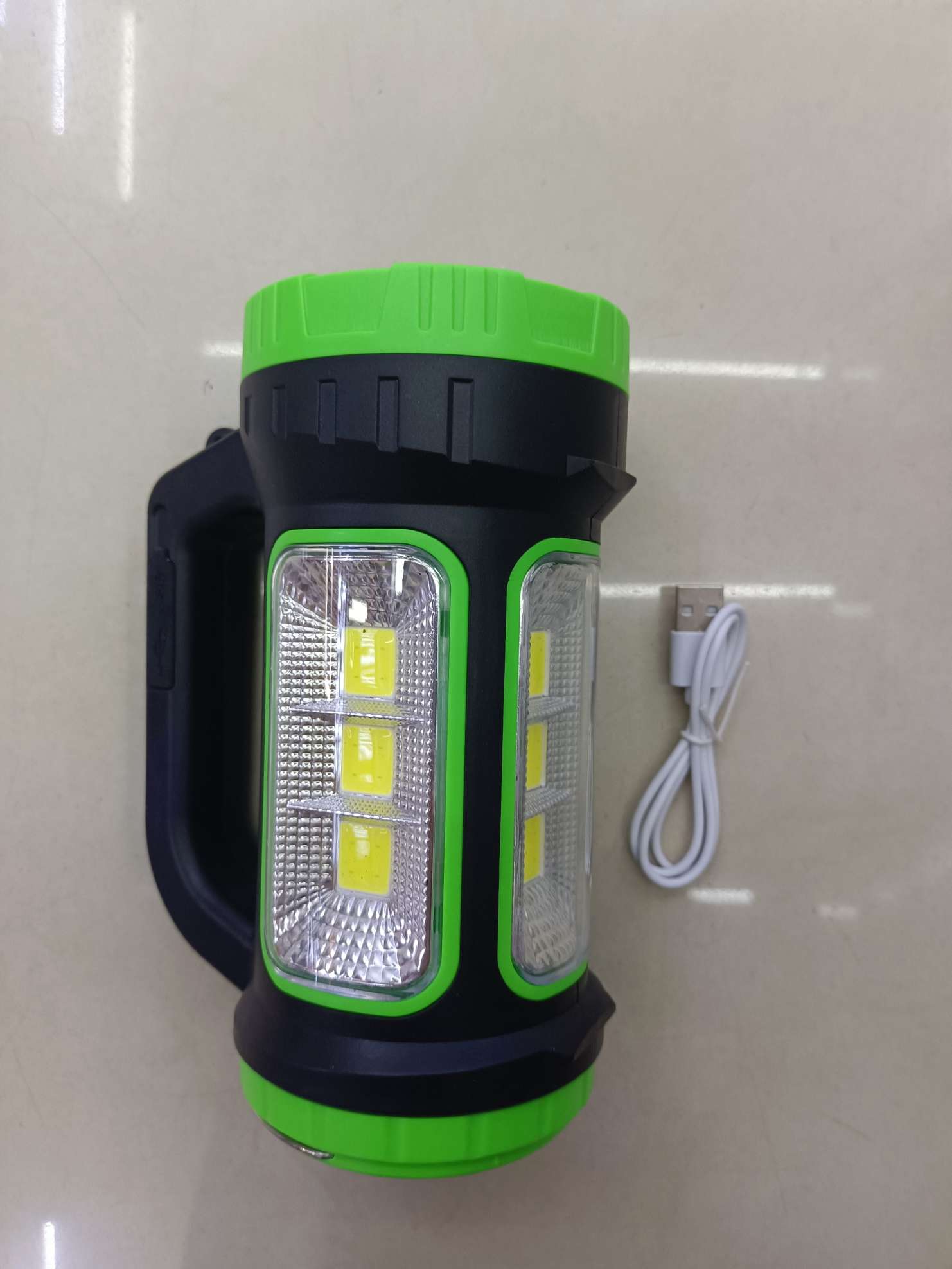 热销多功能太阳能探照灯手电筒灯